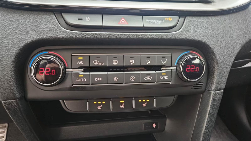 Kia Ceed / cee'd Ceed GT Line Performance+Technologie Paket JBL — photo 12