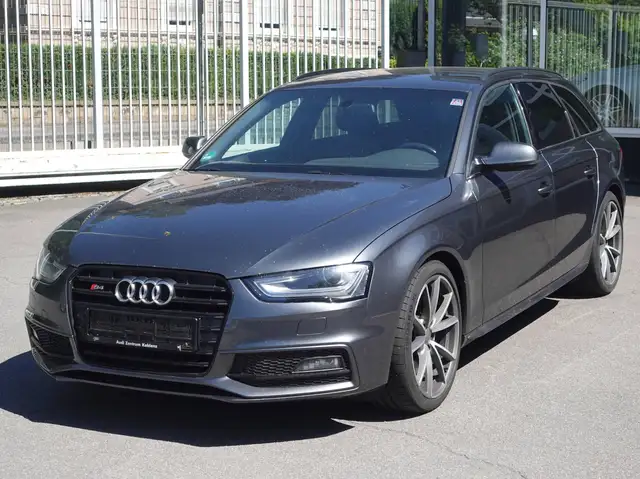 Audi S4 3.0 TFSI quattro AHK