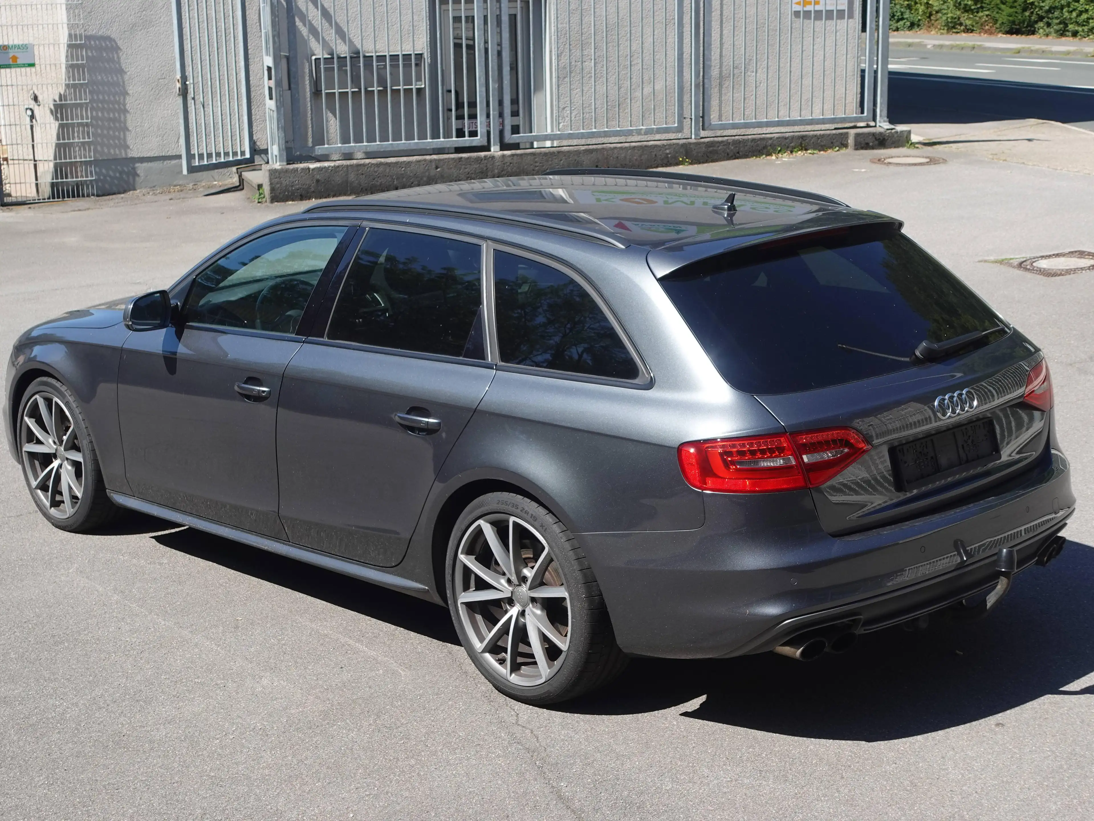 Audi S4 3.0 TFSI quattro AHK — photo 14