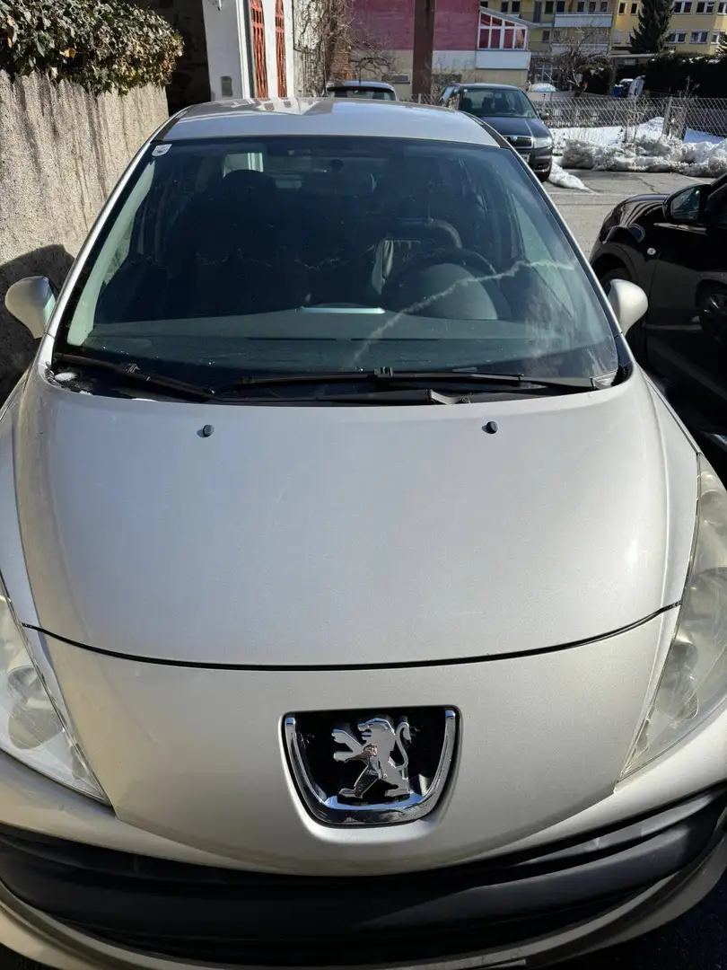 Peugeot 207 207 Trendy 1,4 Trendy Silber - 1