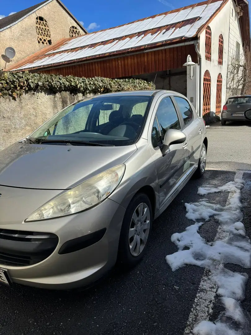 Peugeot 207 207 Trendy 1,4 Trendy Silber - 2