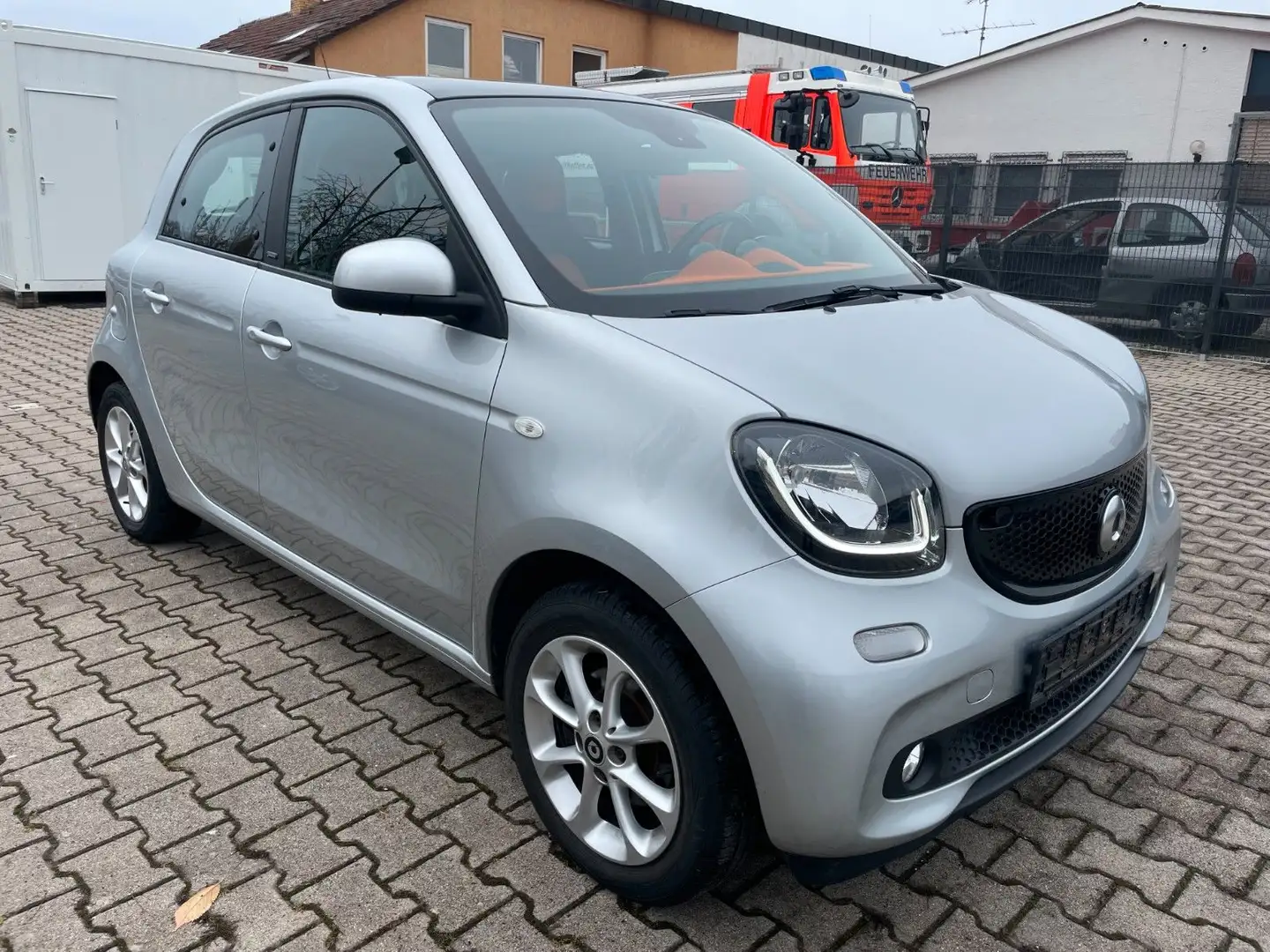 smart forFour forfour NAVI"PANO"GLASSDACH"PDC" 52kW Silver - 1