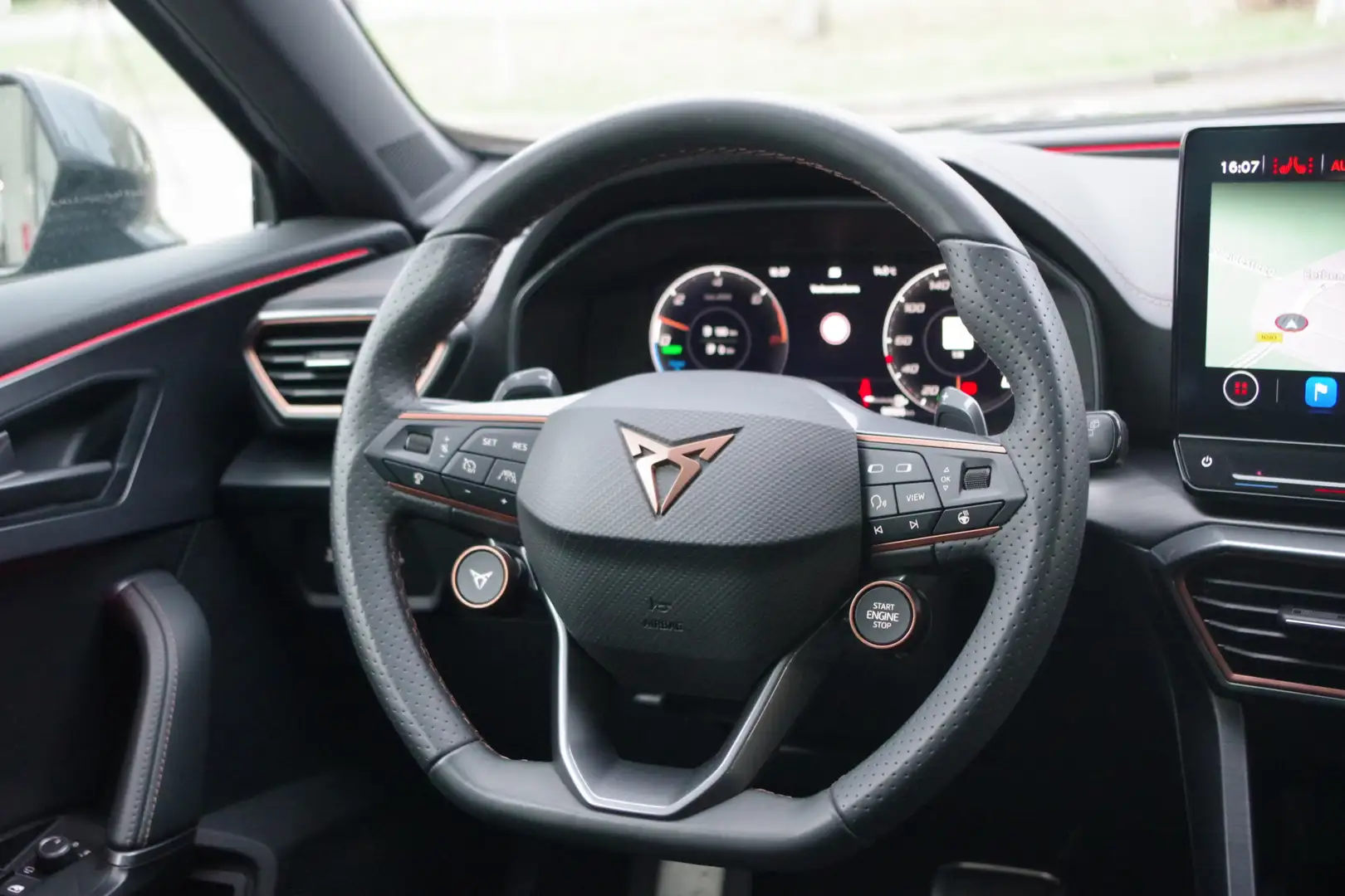 CUPRA Formentor 1.4 e-Hybrid VZ 245 PK Performance PHEV, Trekhaak, Grau - 2