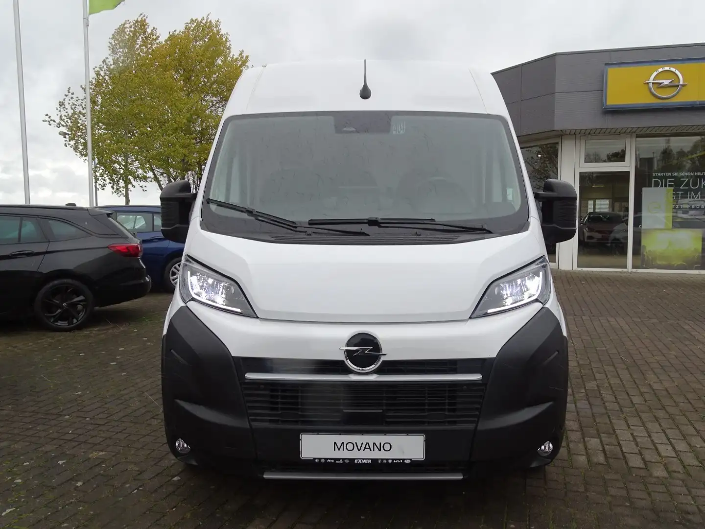 Opel Movano Cargo 2,2 Blue HDi 3,5t verstärkt L3H2 Weiß - 2