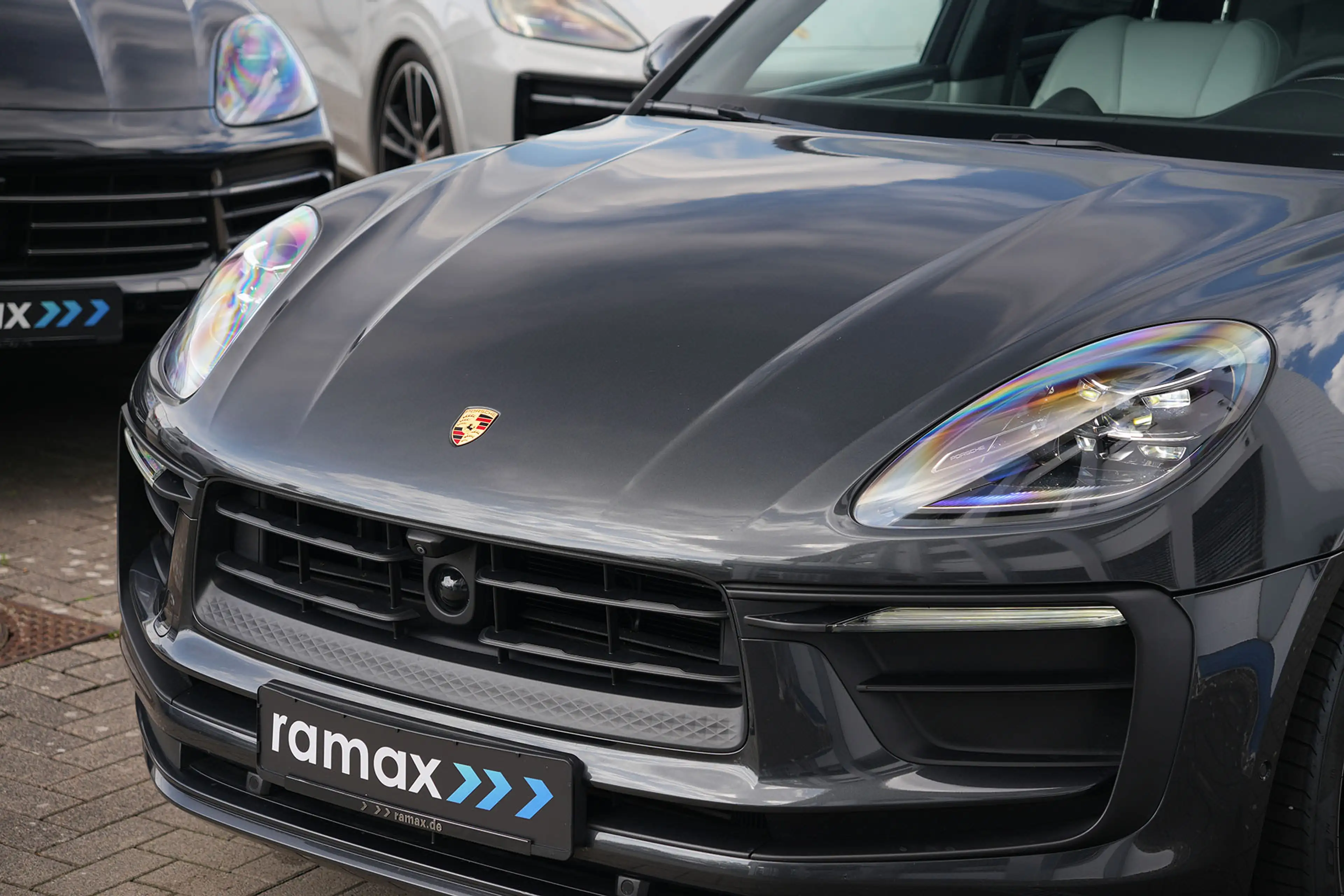 Porsche Macan MACAN LEDER KREIDE-ACC-LUFTF.-PANO-SPORTABGAS.-VOLL — photo 13