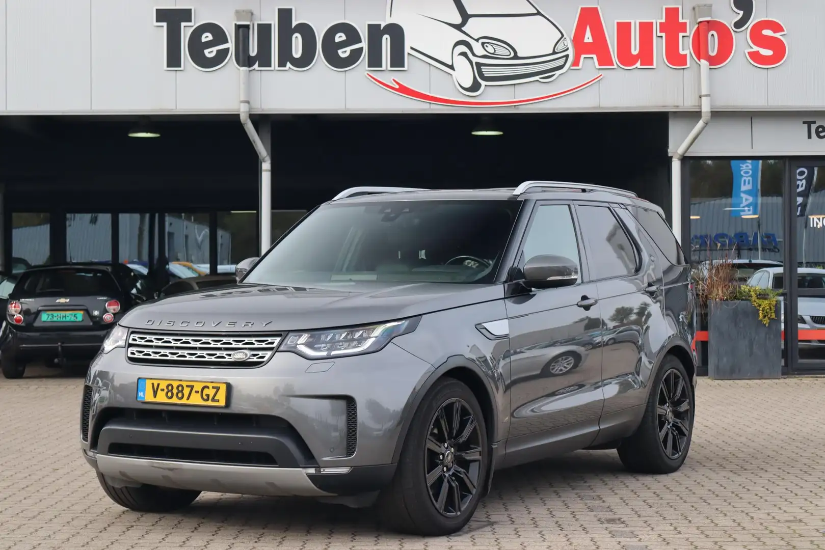 Land Rover Discovery 3.0 SDV6 HSE Luxury Navigatie, Camera, Elektrisch - 1