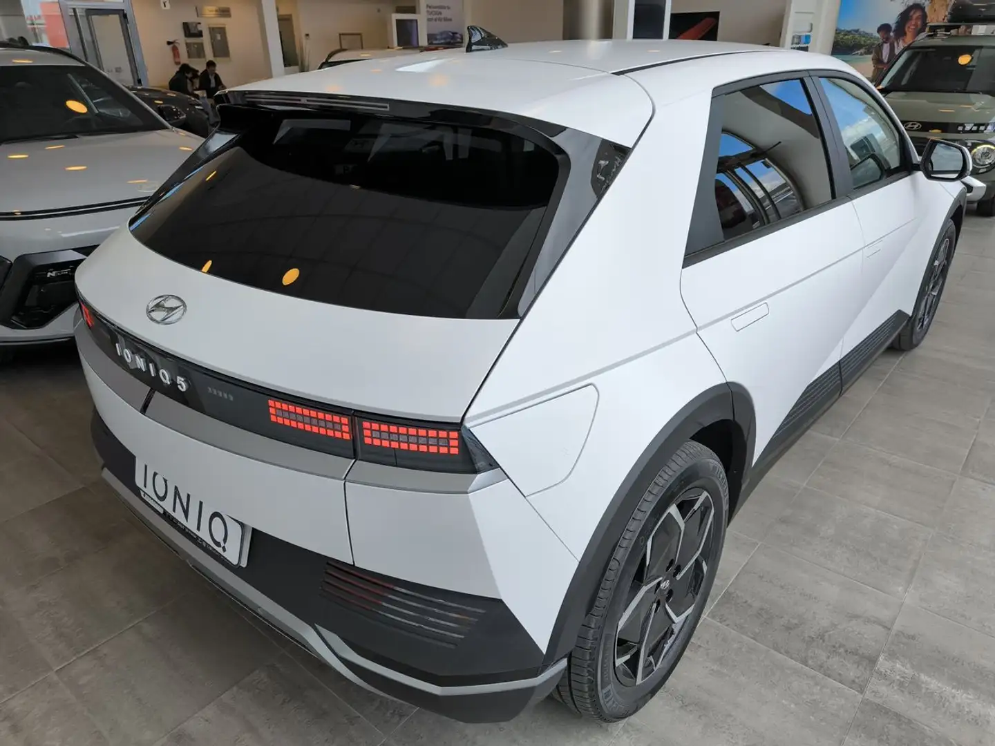 Hyundai IONIQ 5 77kWh Light RWD 168kW Blanco - 2
