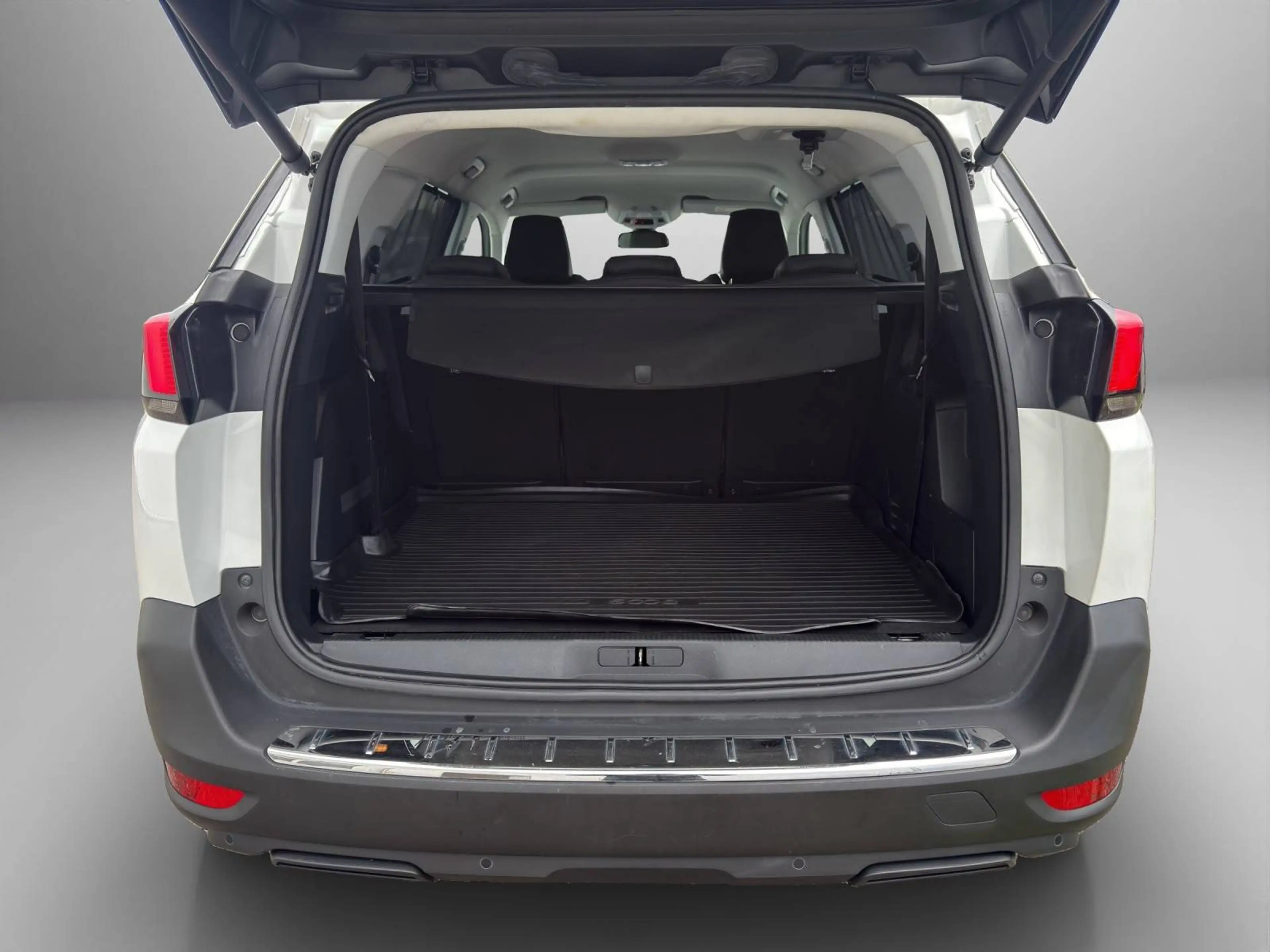 Peugeot 5008 5008 1,5 BlueHDI 130 S&S 6-Gang Allure — photo 9