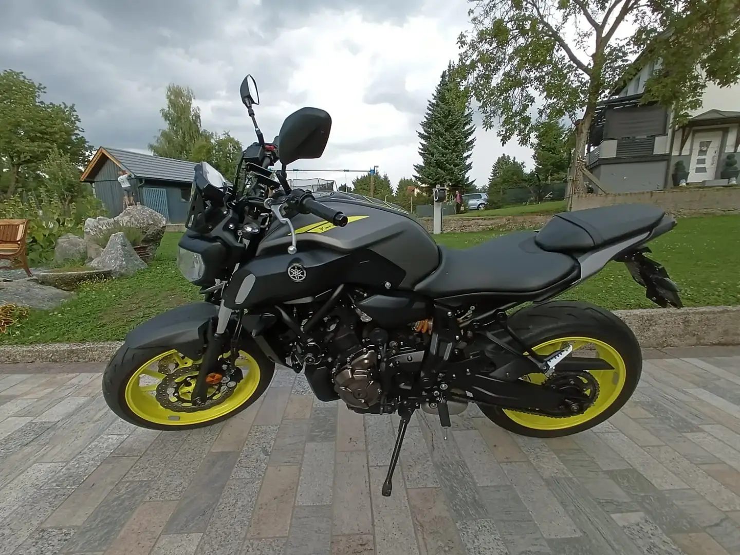 Yamaha MT-07 Jaune - 1