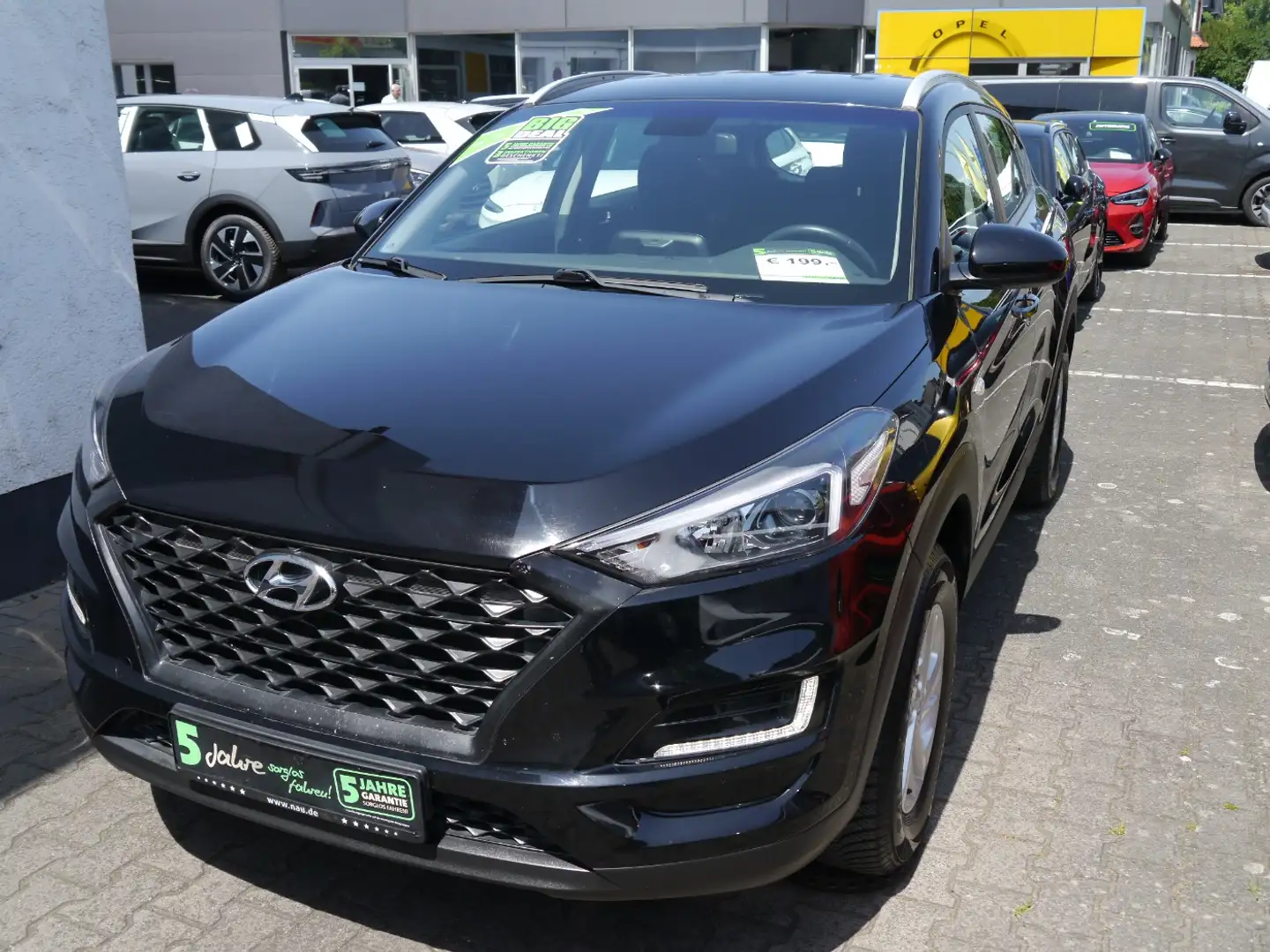 Hyundai TUCSON 1.6 Select Inkl.Inspektionspaket Big Deal Zwart - 2