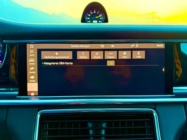 Porsche Panamera 4 E-Hybrid Sportauspuff. PDLS ACC Luft BOSE Pano Ansicht 27