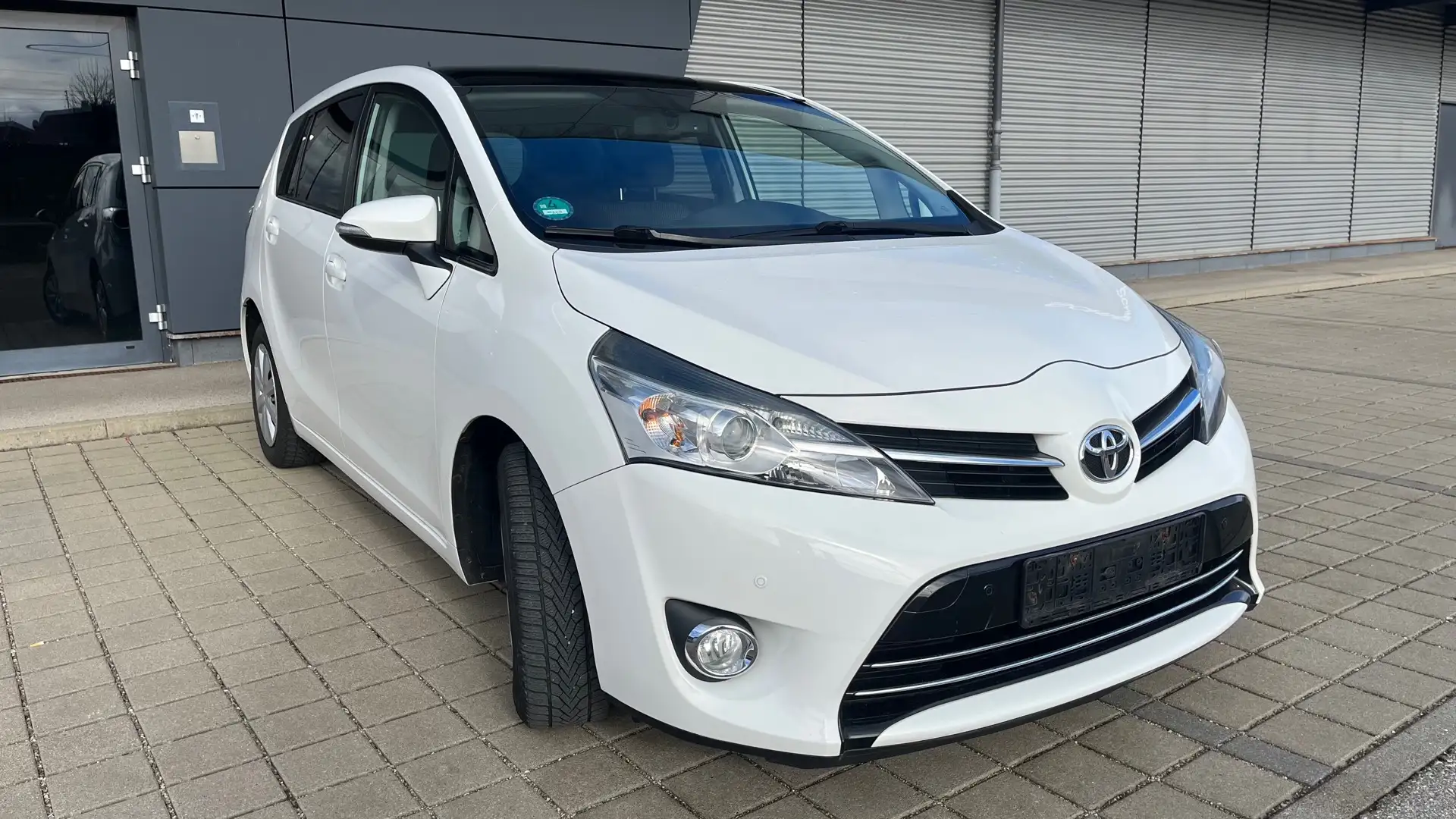 Toyota Verso 1.8 Multidrive S 5-Sitzer Skyview Edition Weiß - 2