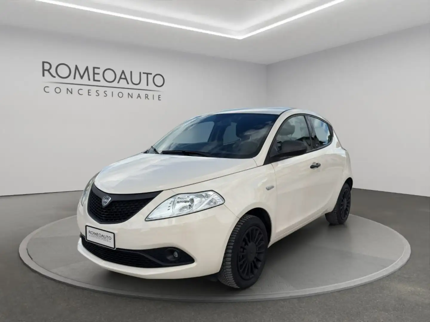 Lancia Ypsilon 1.2 69 CV Elefantino blu 5 porte Bianco - 2