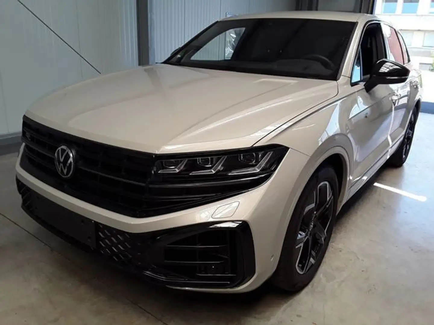 Volkswagen Touareg R-Line 3.0TSI +LUFT+STDHZG+HD-MATRIX+HUD Beige - 2