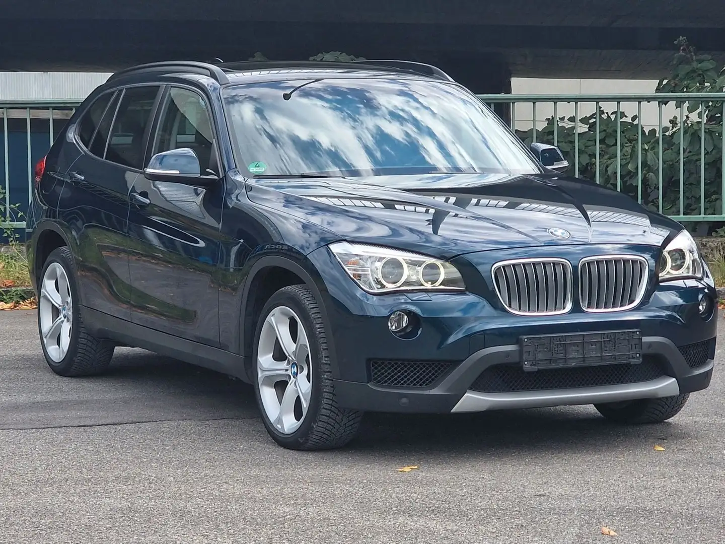 BMW X1 25 d xDrive *Lenkrad heizbar*Navi*Bi-Xenon* Blauw - 1