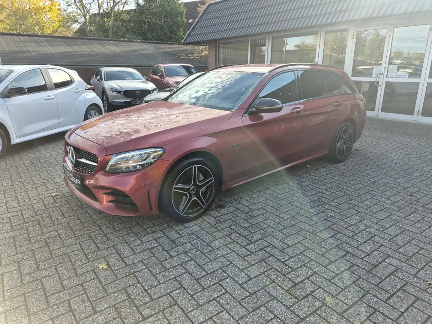 Mercedes-Benz C 300 E Hyb. AMG-Line * Navi * Digital Light * AHK Rouge - 2