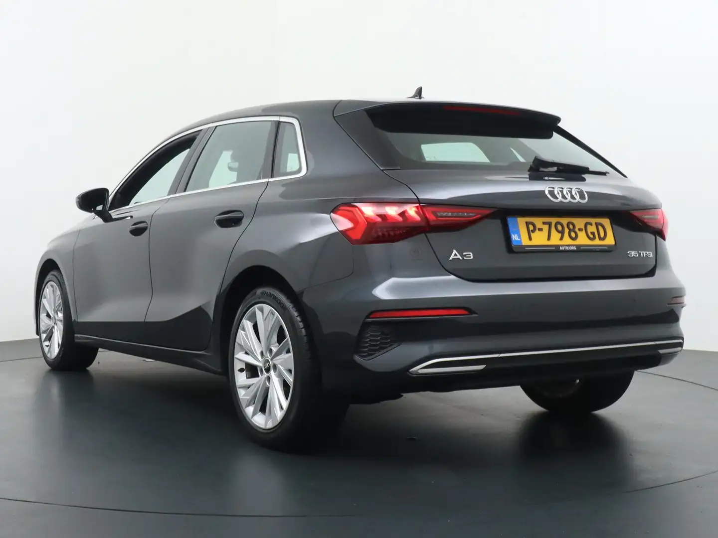 Audi A3 Sportback 35 TFSI Advanced edition NL Auto | 17" Grigio - 2