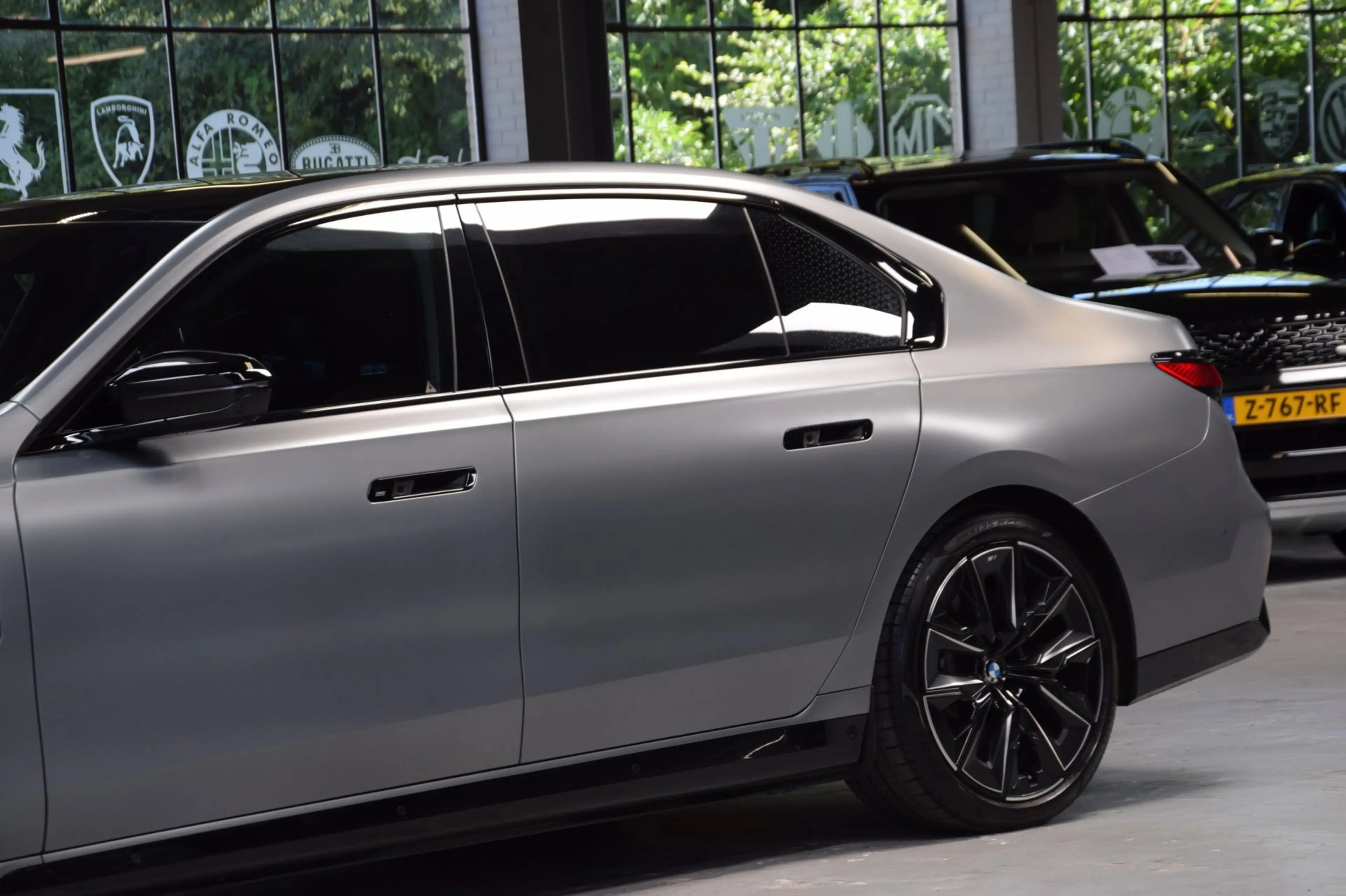 BMW 760 7-serie M760e xDrive Navi|Massage|Theater Screen|A — photo 6