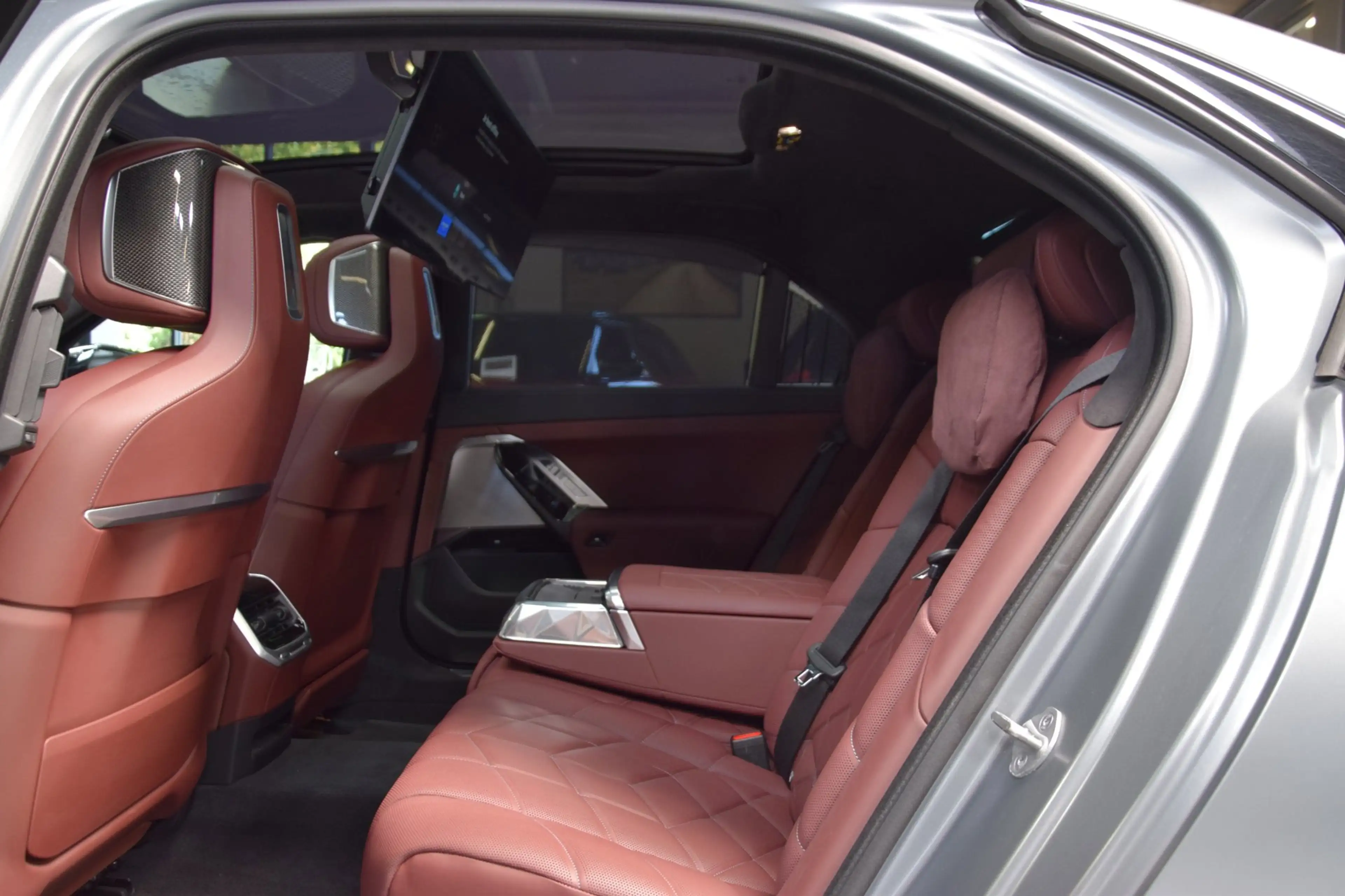 BMW 760 7-serie M760e xDrive Navi|Massage|Theater Screen|A — photo 17