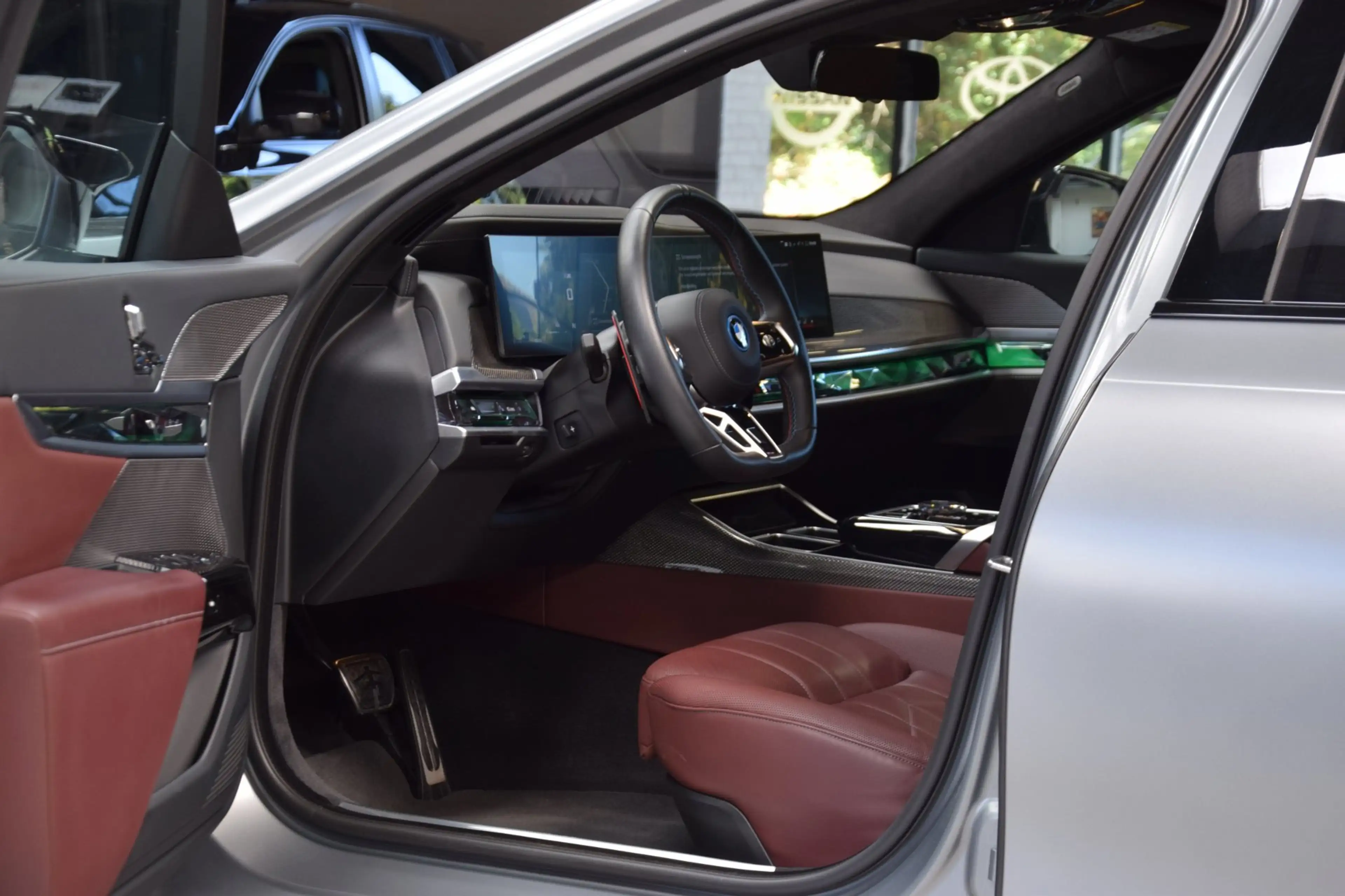 BMW 760 7-serie M760e xDrive Navi|Massage|Theater Screen|A — photo 7