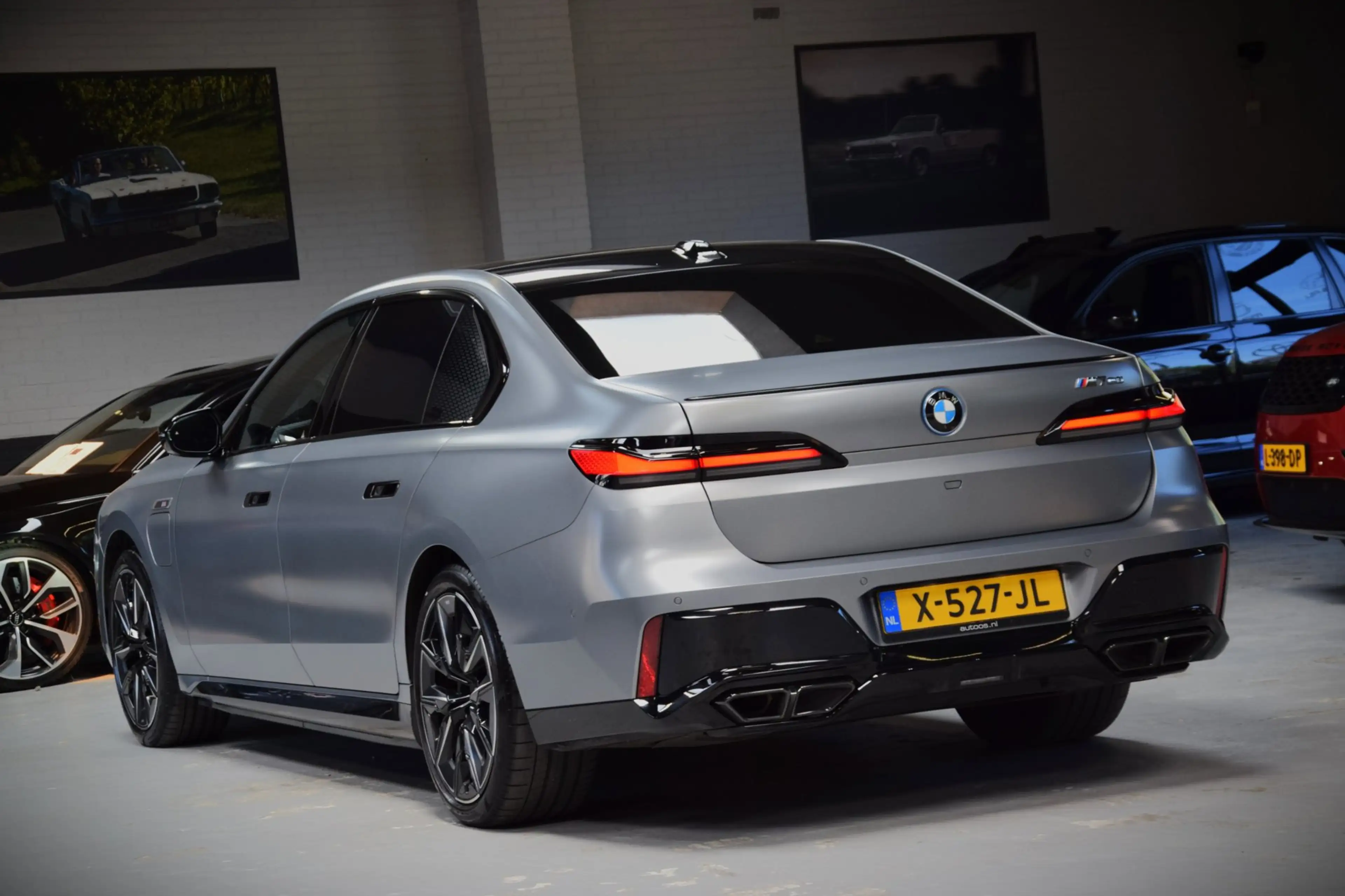 BMW 760 7-serie M760e xDrive Navi|Massage|Theater Screen|A — photo 36