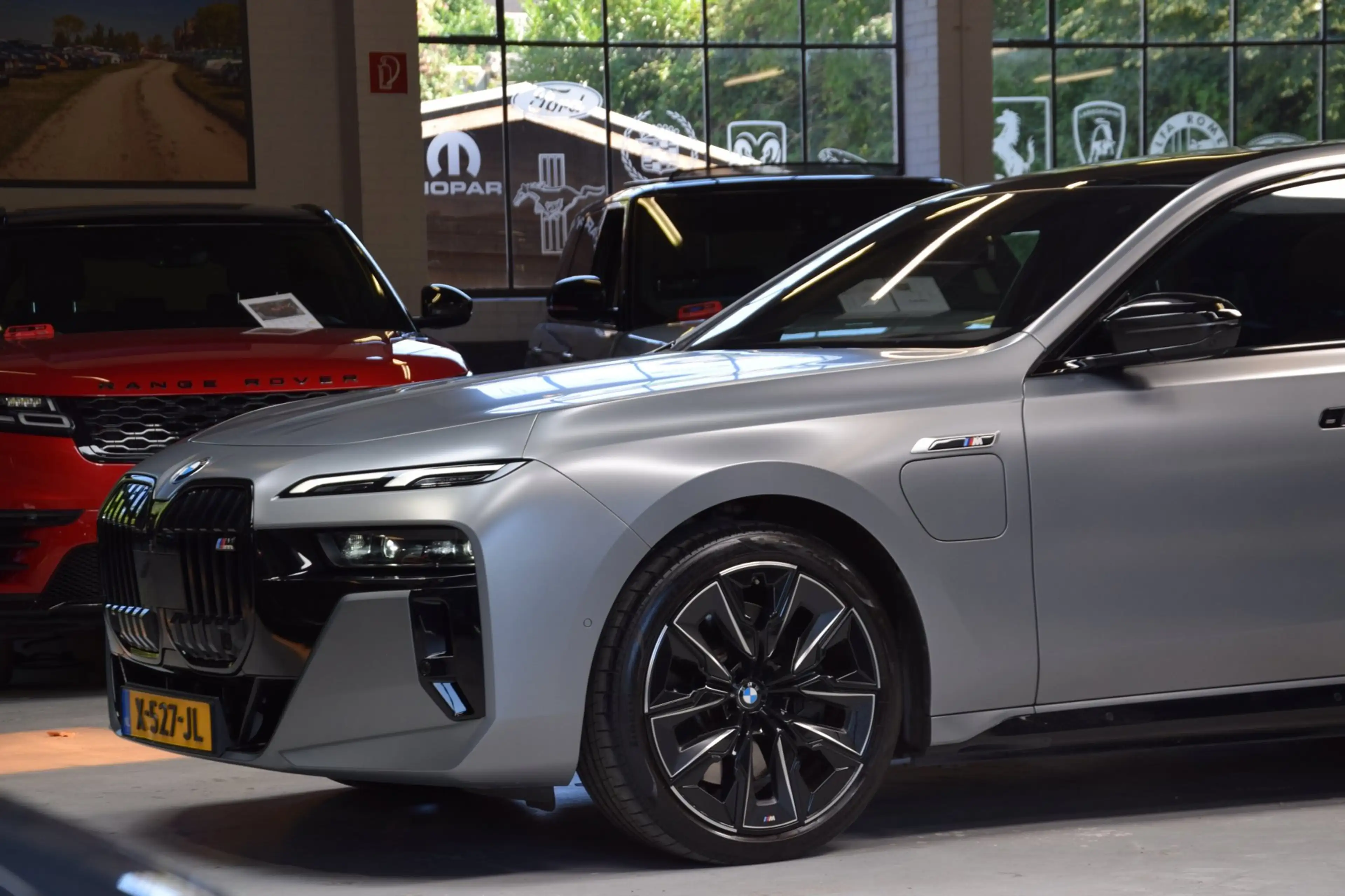 BMW 760 7-serie M760e xDrive Navi|Massage|Theater Screen|A — photo 8