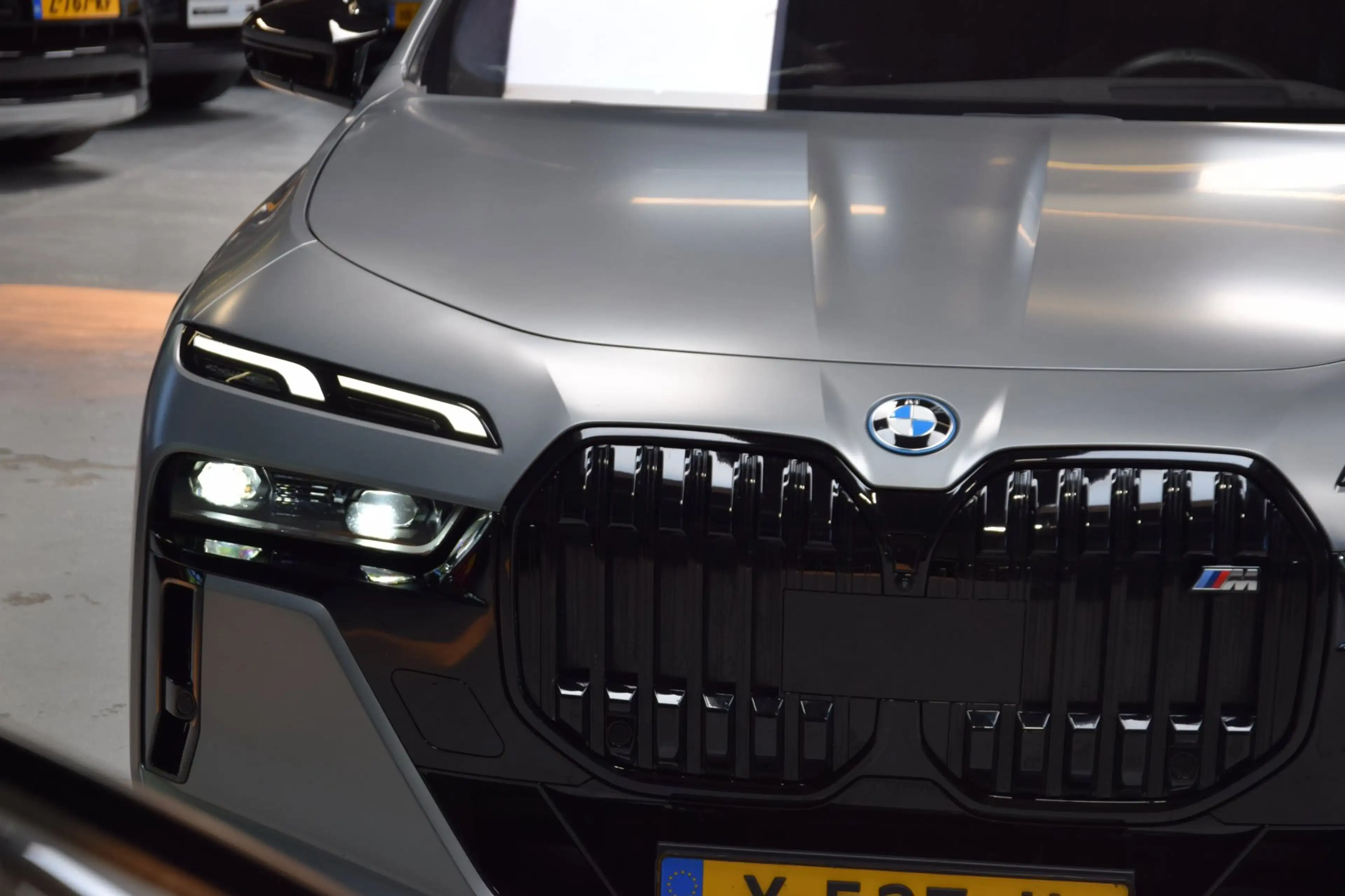 BMW 760 7-serie M760e xDrive Navi|Massage|Theater Screen|A — photo 19