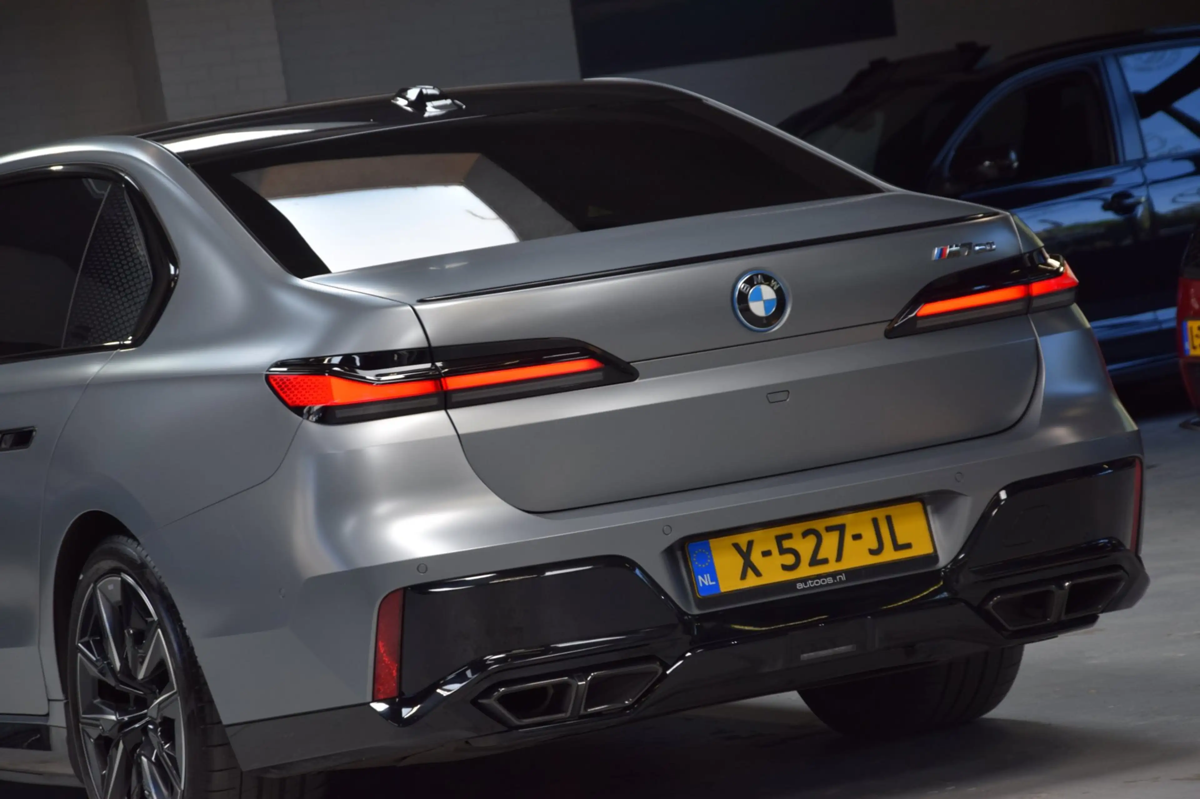 BMW 760 7-serie M760e xDrive Navi|Massage|Theater Screen|A — photo 38