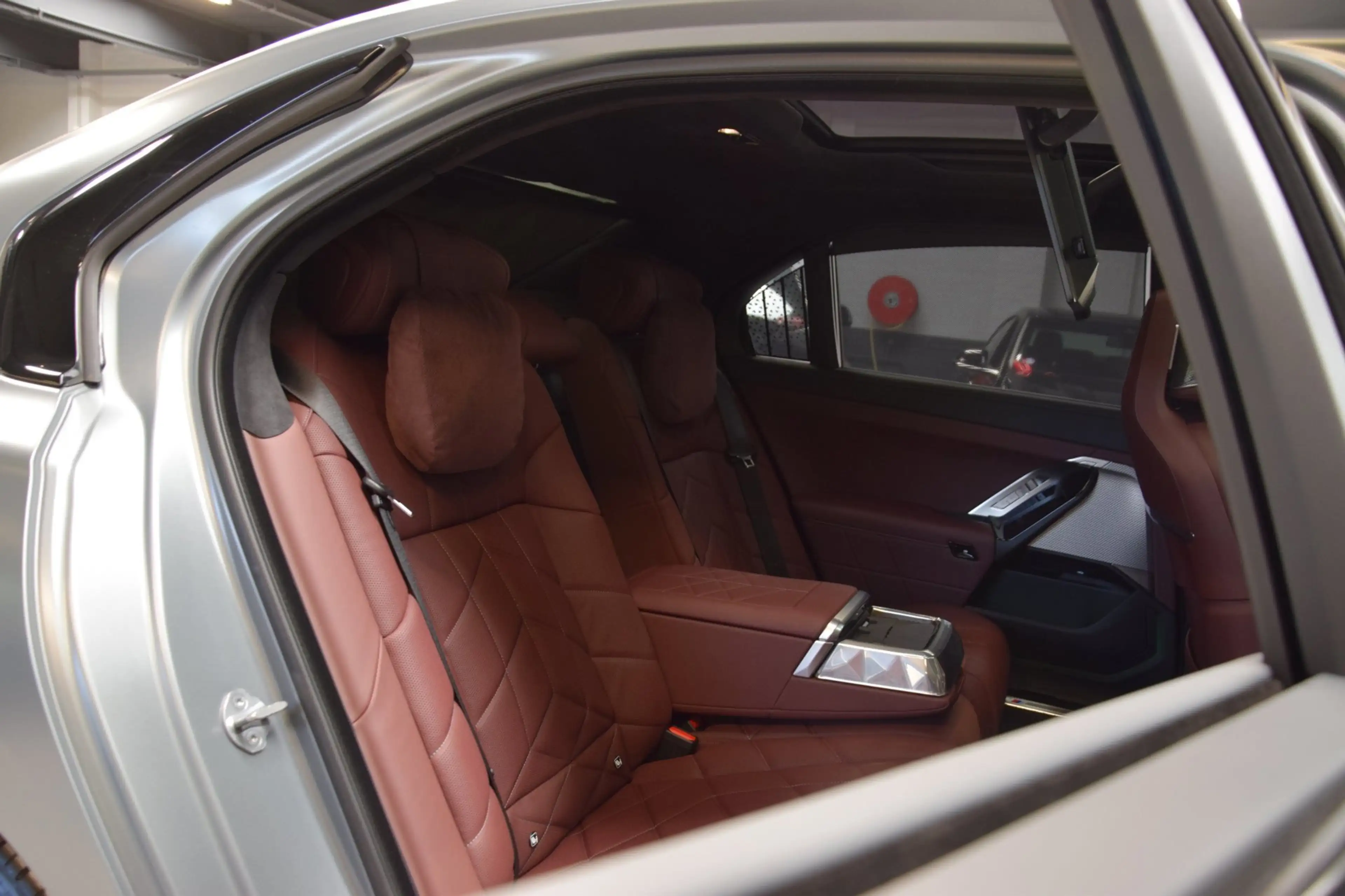 BMW 760 7-serie M760e xDrive Navi|Massage|Theater Screen|A — photo 39