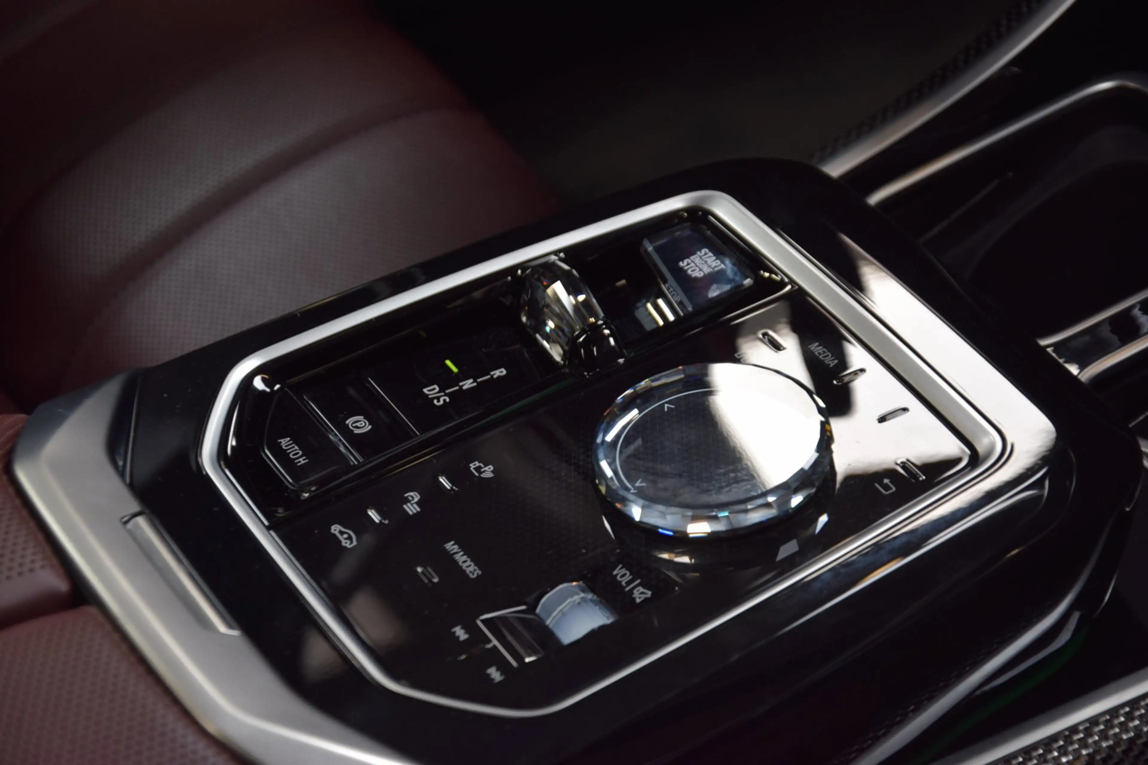 BMW 760 7-serie M760e xDrive Navi|Massage|Theater Screen|A — photo 48