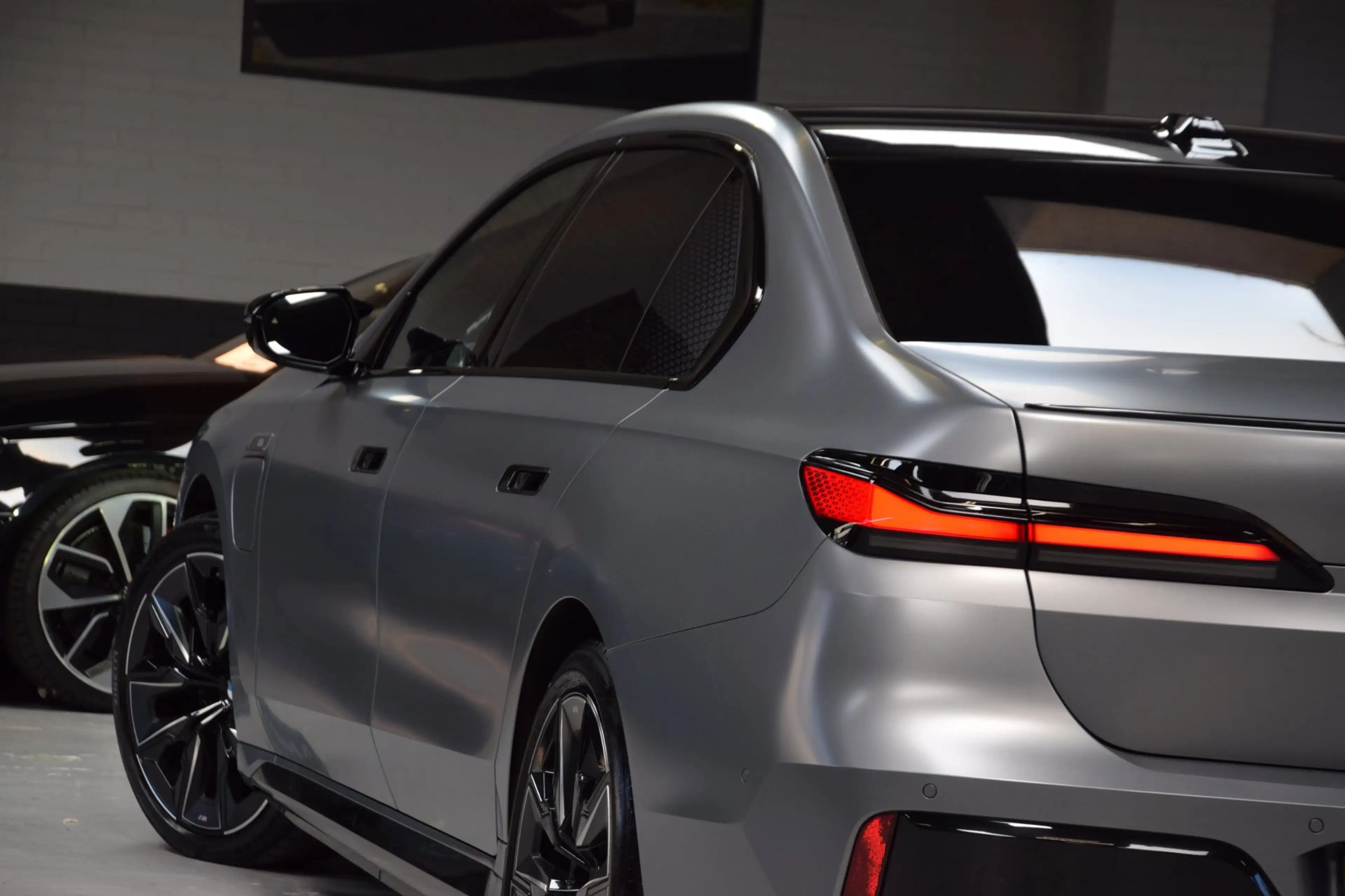 BMW 760 7-serie M760e xDrive Navi|Massage|Theater Screen|A — photo 49