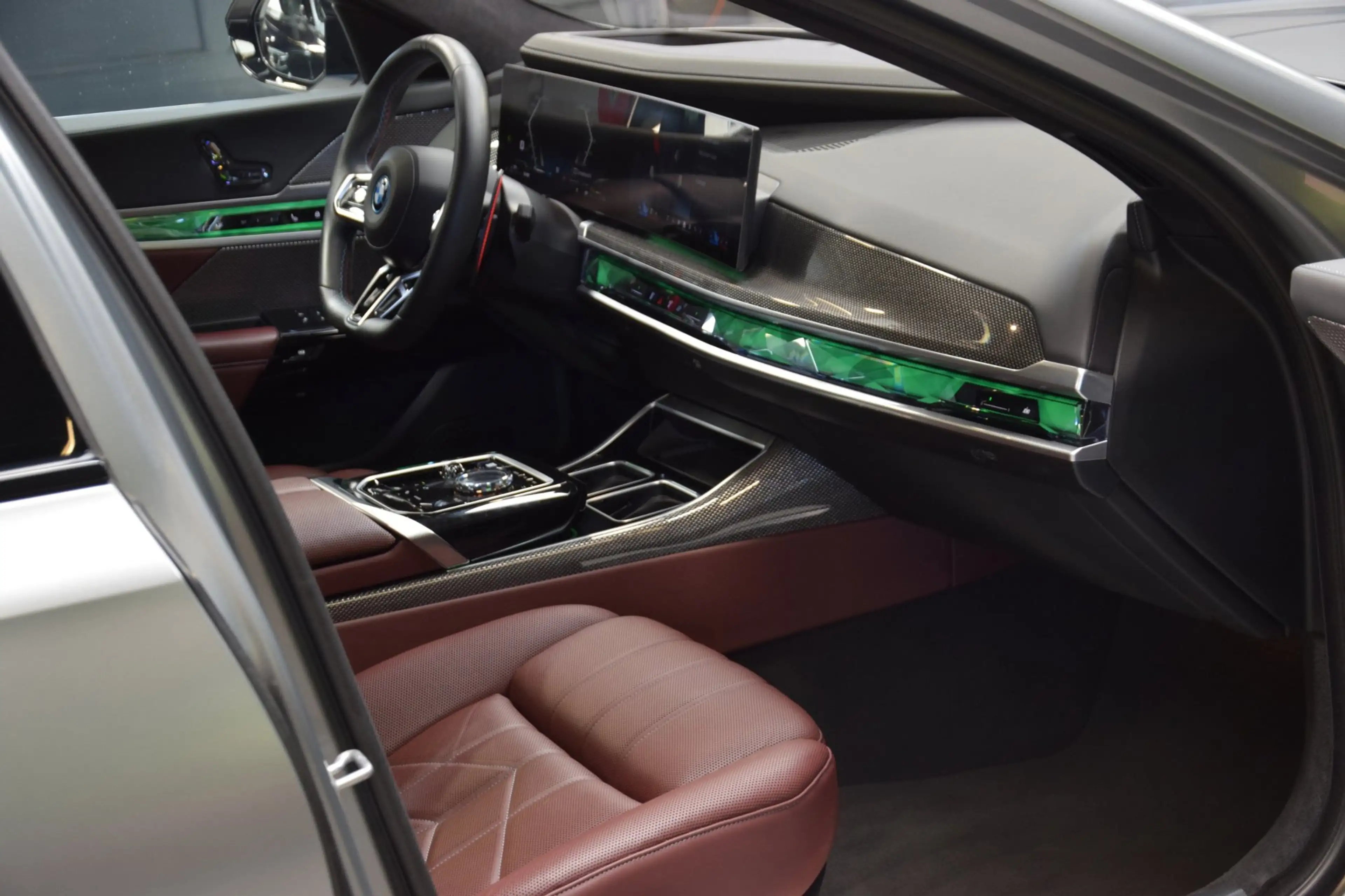 BMW 760 7-serie M760e xDrive Navi|Massage|Theater Screen|A — photo 42