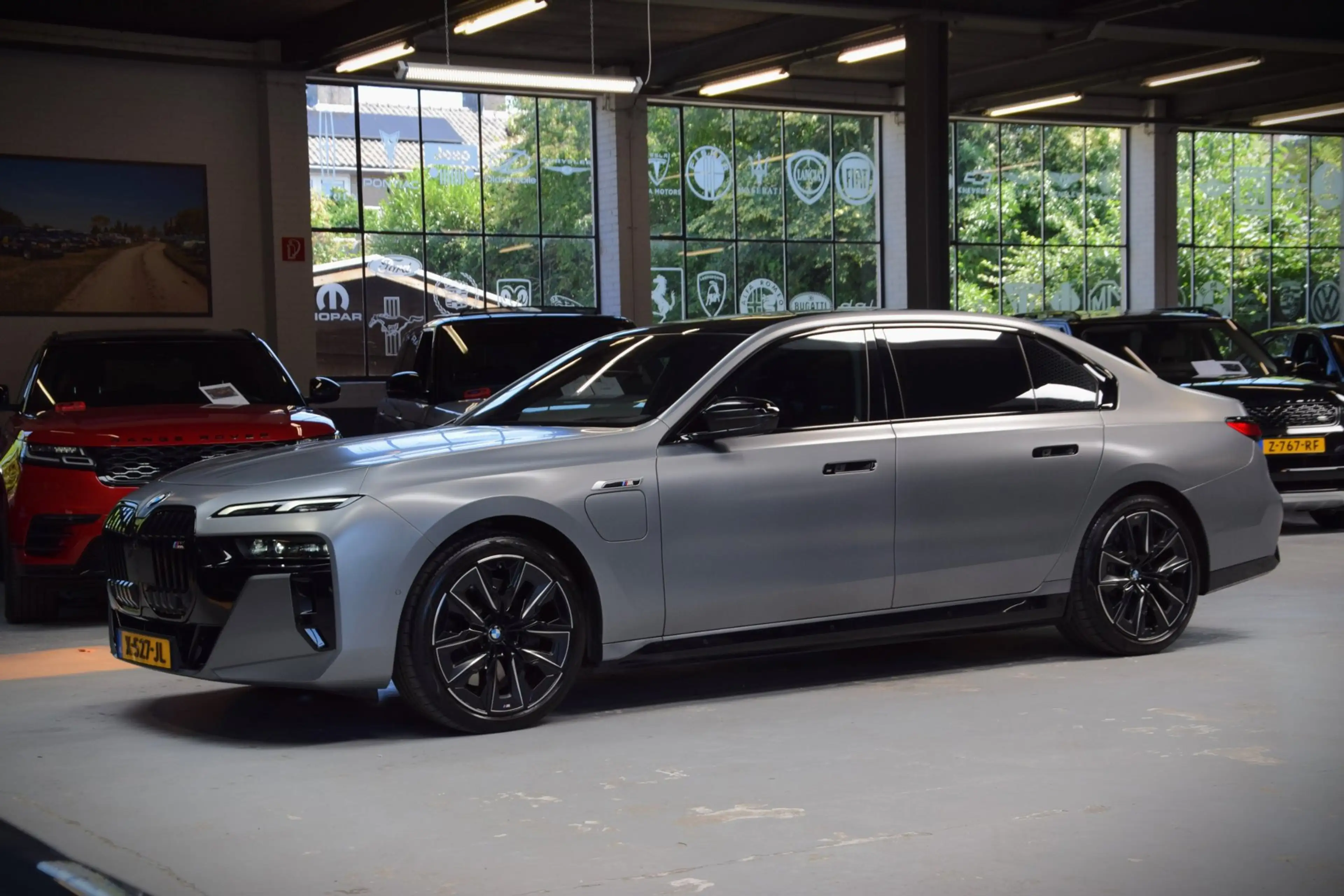 BMW 760 7-serie M760e xDrive Navi|Massage|Theater Screen|A — photo 5