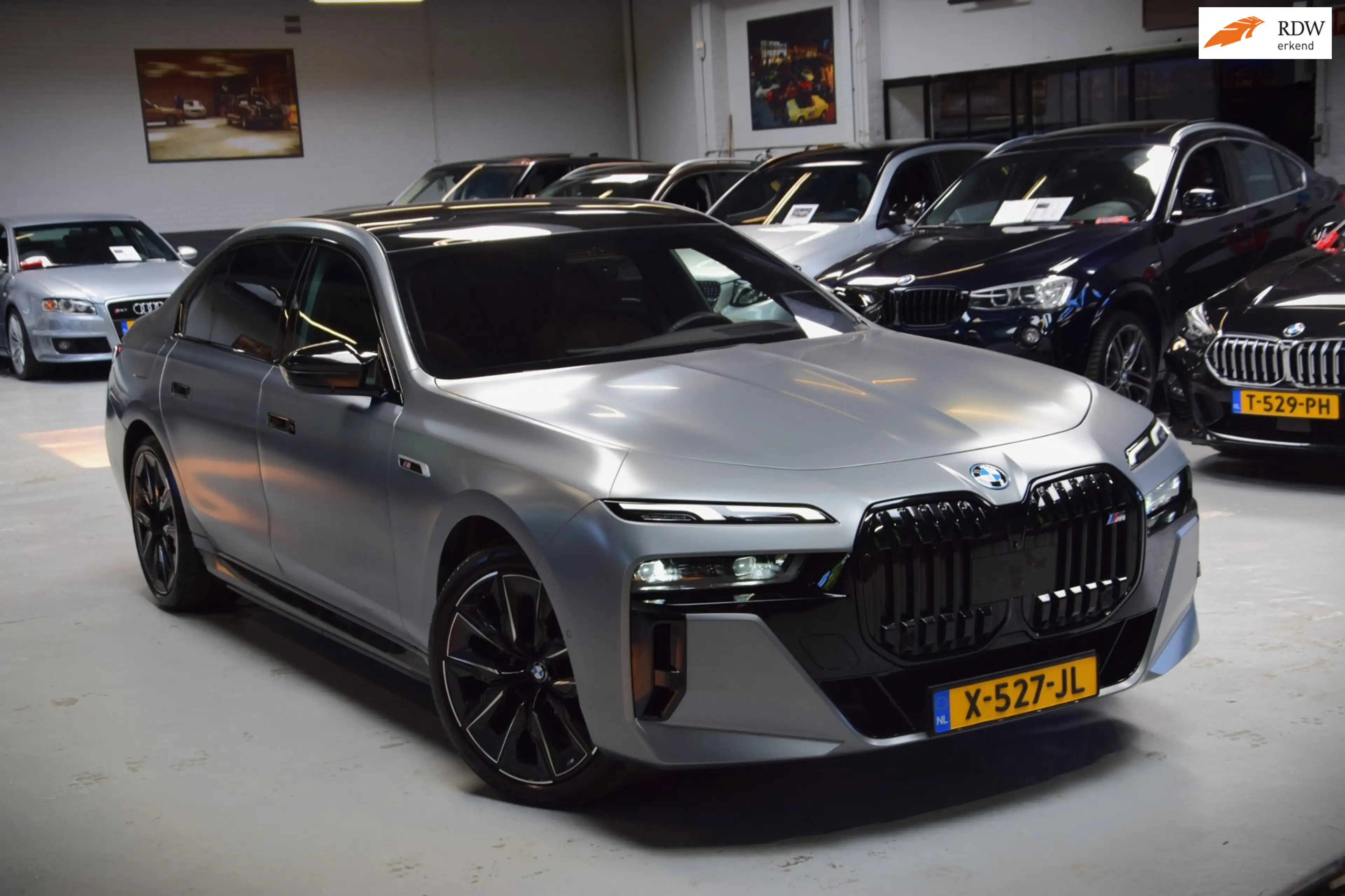BMW 760 7-serie M760e xDrive Navi|Massage|Theater Screen|A