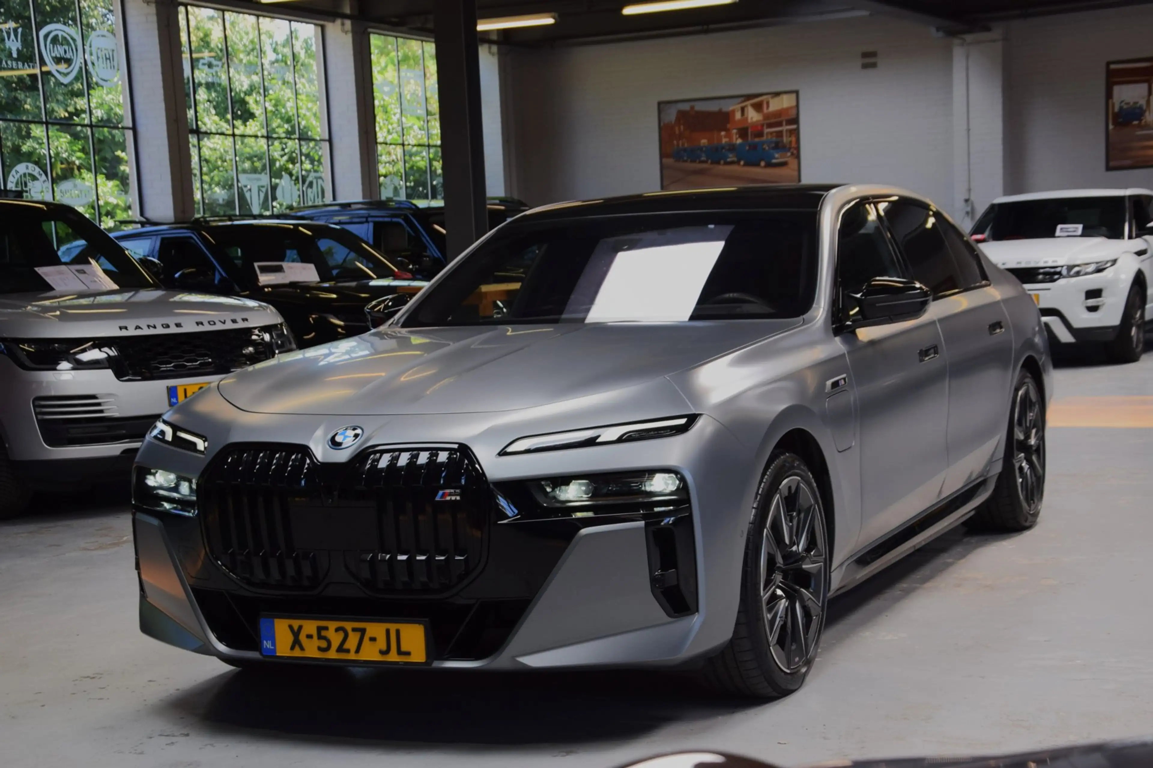 BMW 760 7-serie M760e xDrive Navi|Massage|Theater Screen|A — photo 10