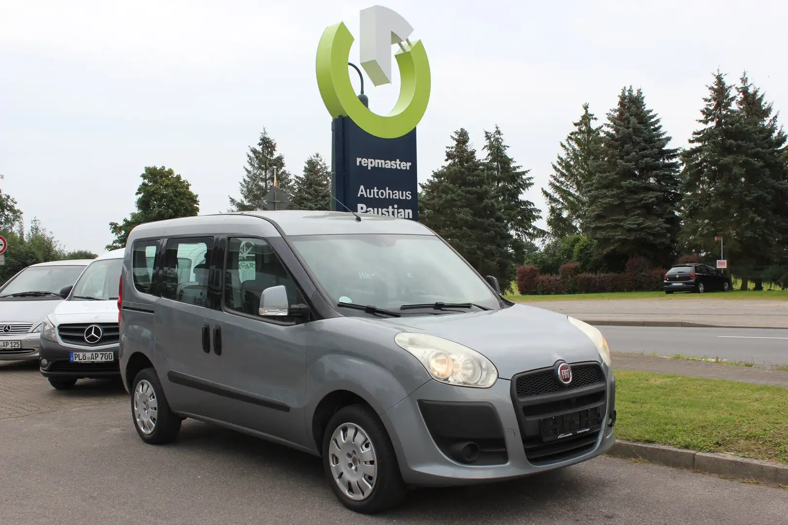 Fiat Doblo Dynamic Gris - 1