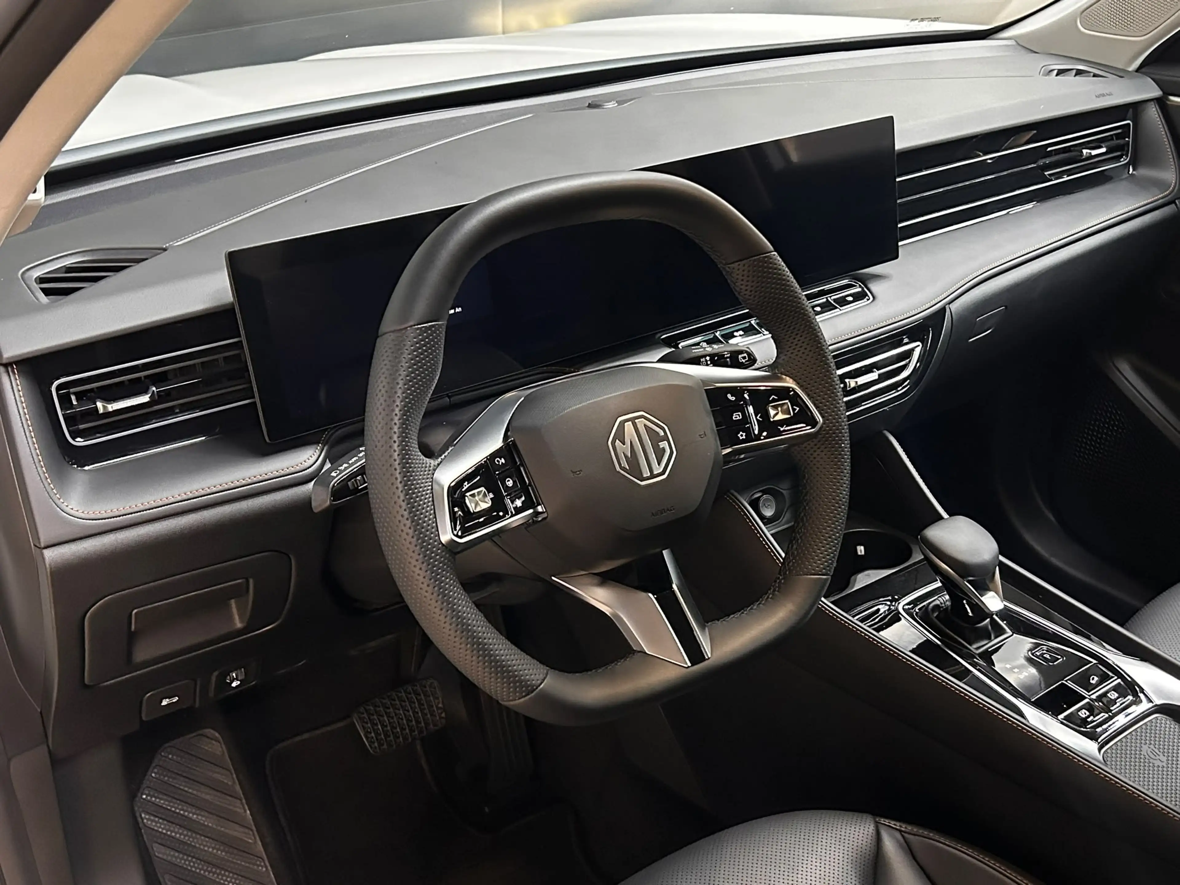 MG HS 1.5 TGDI Luxury >NAV+360+VIRTU+ACC+LEDER+SHZ+ — photo 12