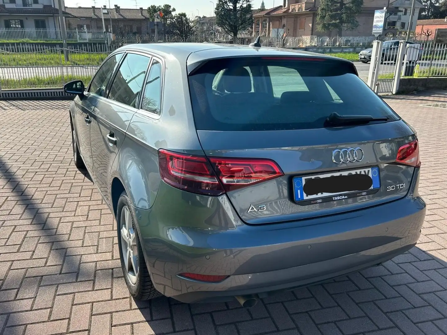 Audi A3 Sportback 30 1.6 tdi Business 116cv s-tronic Grigio - 2
