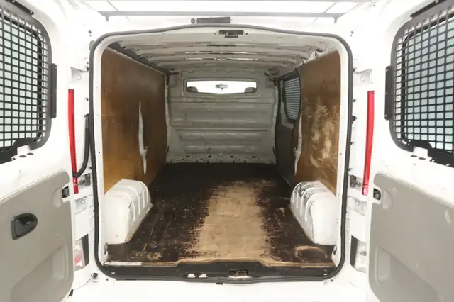 Renault Trafic view 3