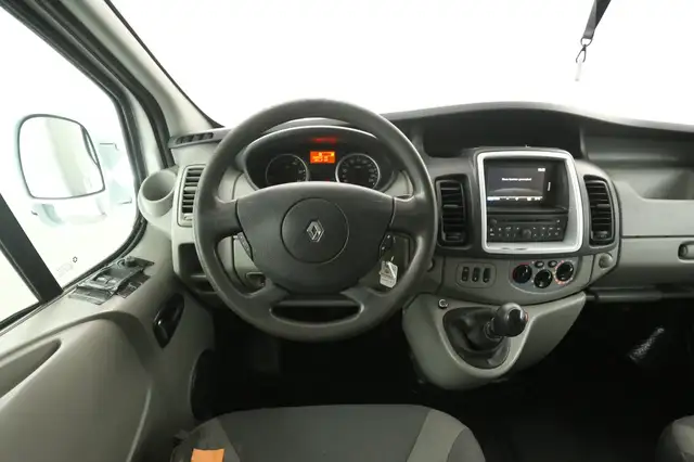 Renault Trafic view 2