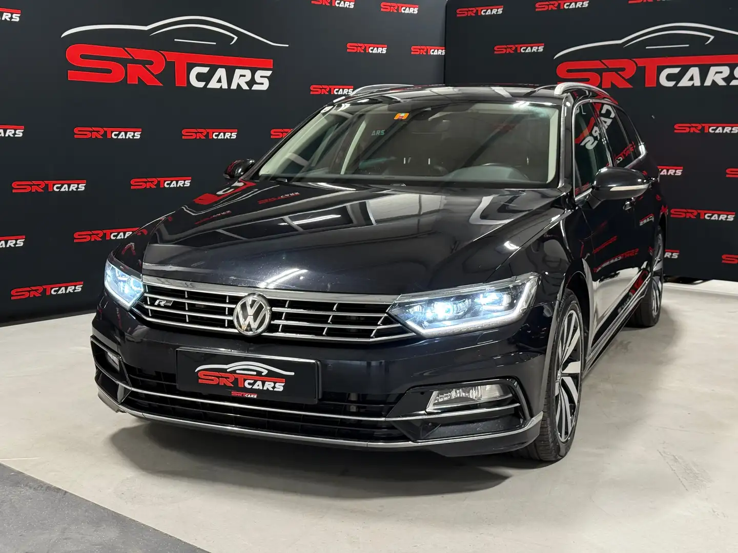 Volkswagen Passat Variant 2.0 TDI Highline* Rline*Pano*Navi*AHK*ACC*Kamera Schwarz - 2