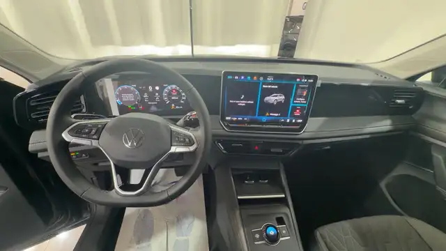 Volkswagen Tiguan view 8