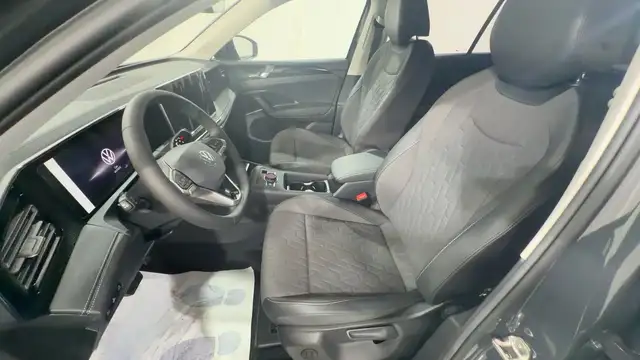 Volkswagen Tiguan view 9