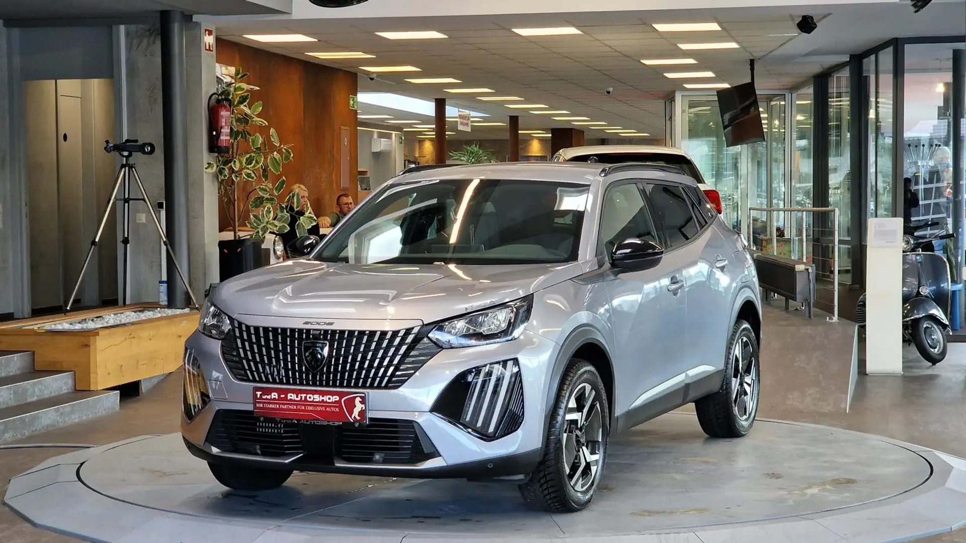 Peugeot 2008 2008 PureTech Allure *i-Cockpit*360°Grad*Keyless- Grau - 1