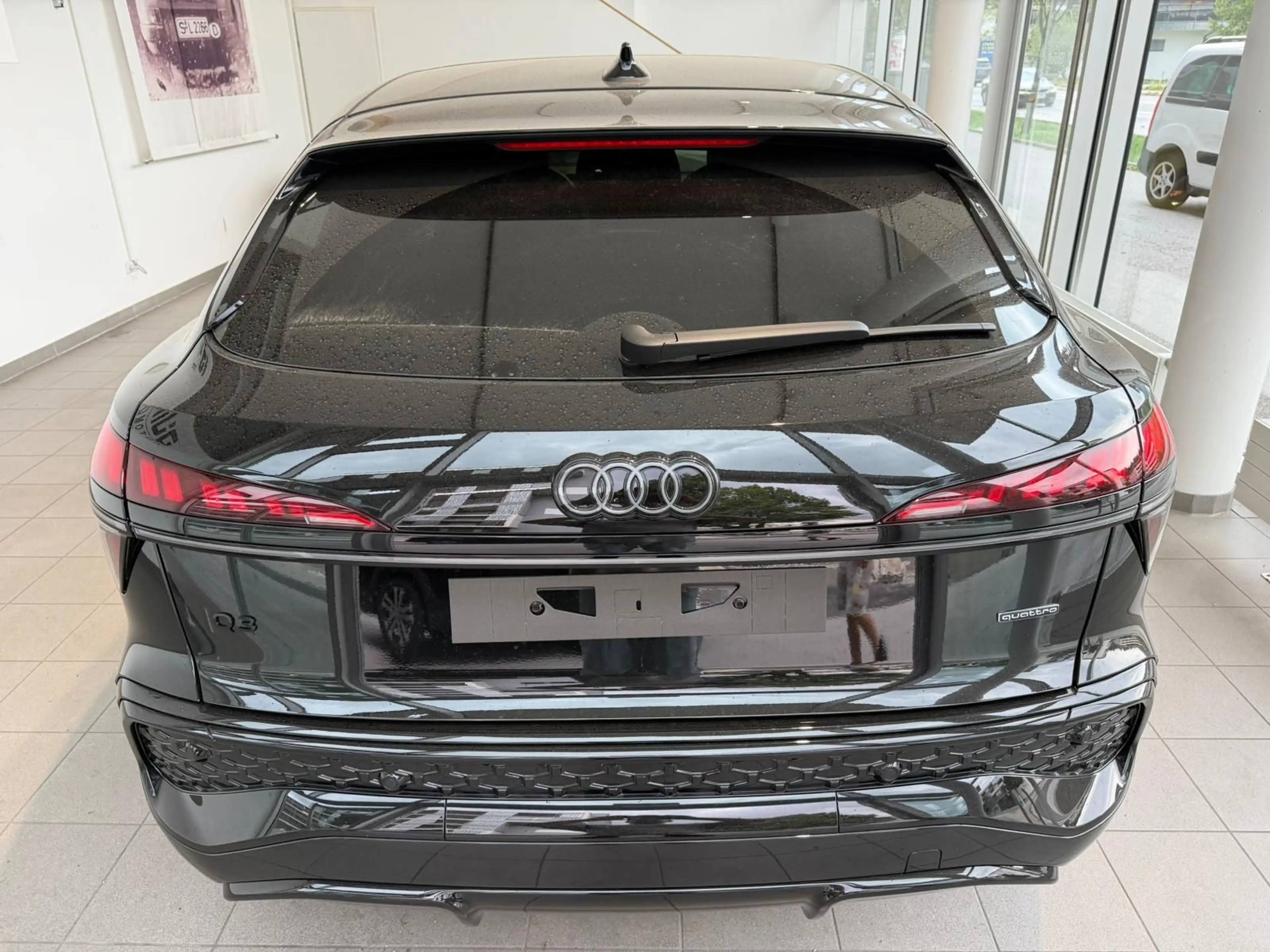 Audi Q3 quattro SPORTBACK 142 kW/sw-sw/MMIpr/Tech+/20 — photo 6