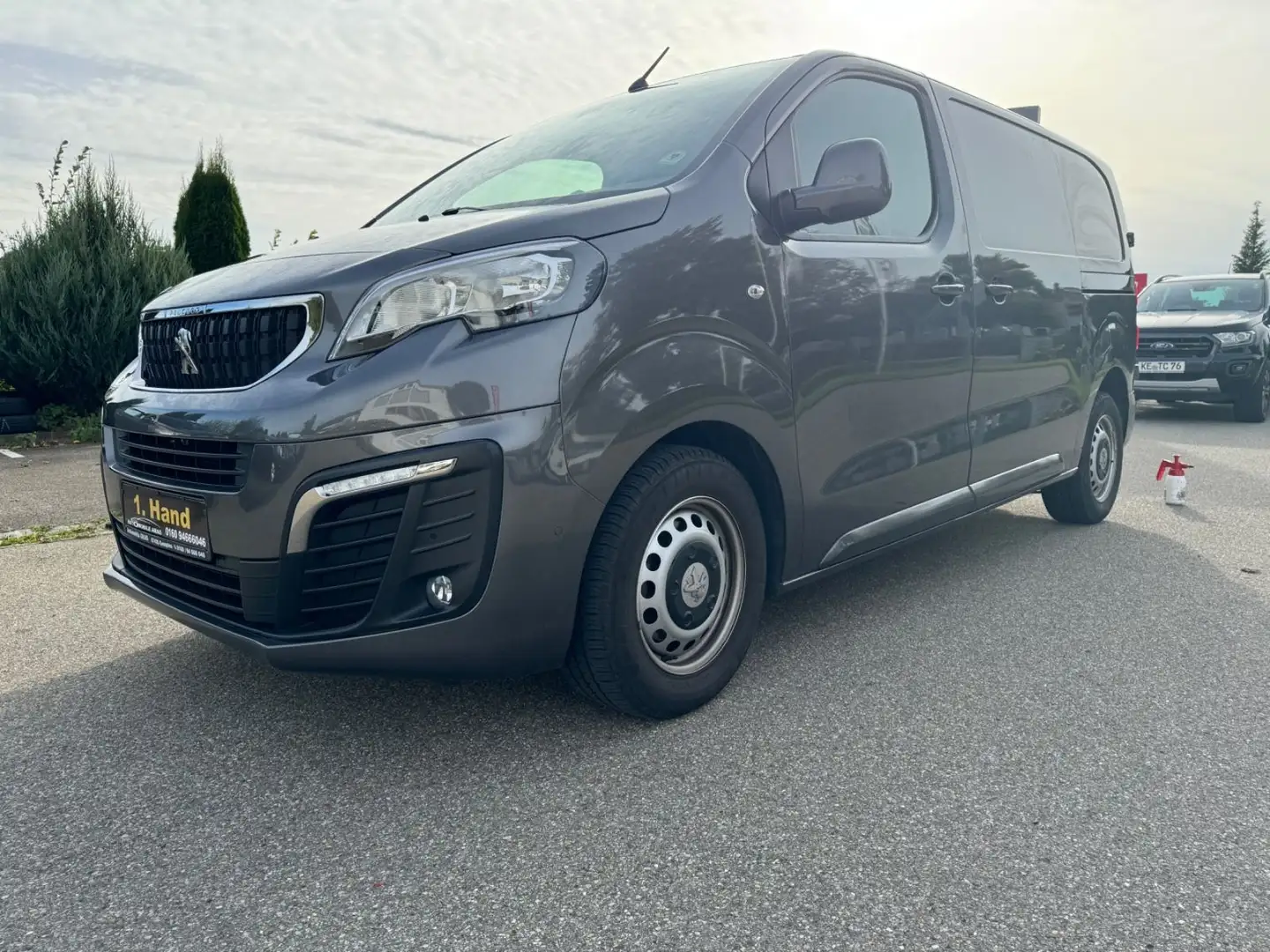 Peugeot Expert 2,0 Ltr-HD Kasten Premium L2 Tüvneu 1hand Gris - 1