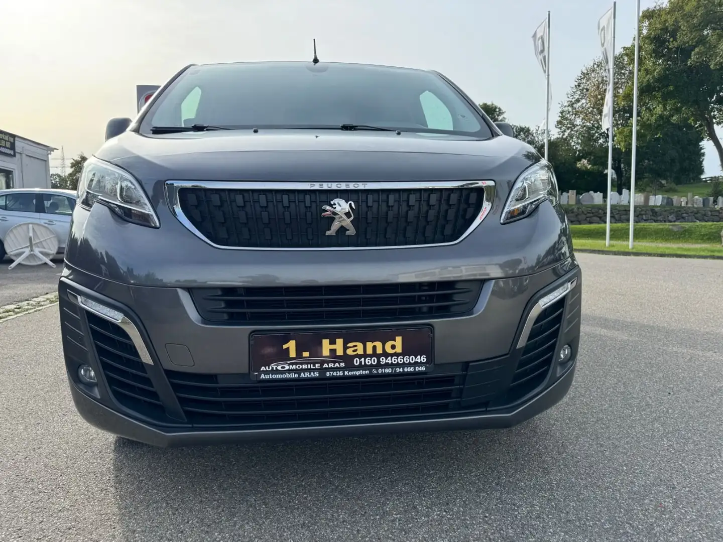 Peugeot Expert 2,0 Ltr-HD Kasten Premium L2 Tüvneu 1hand Gris - 2