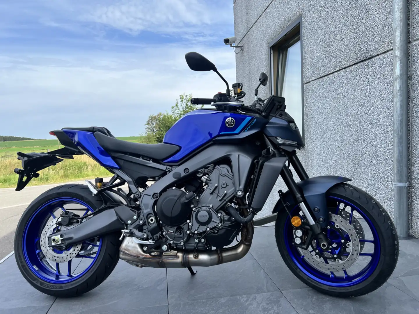 Yamaha MT-09 Bleu - 1