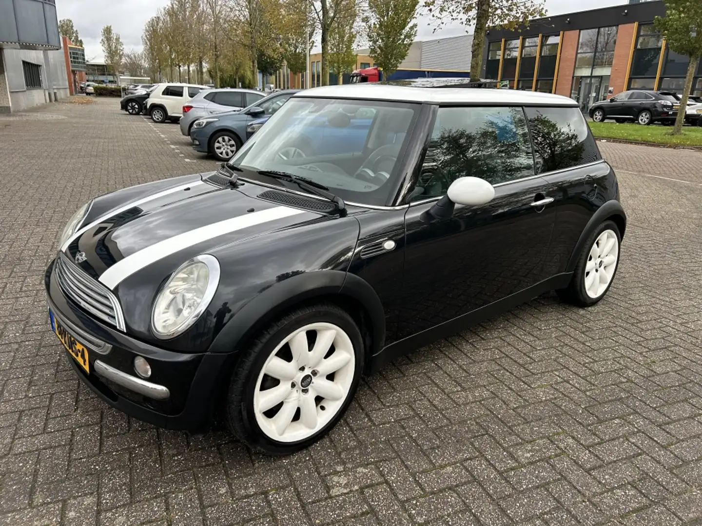 MINI Cooper Mini 1.6 Chili PANO/SCHUIFDAK CLIMA CRUISE. Zwart - 1