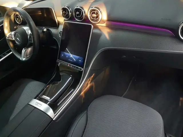 Mercedes-Benz C-Class view 9